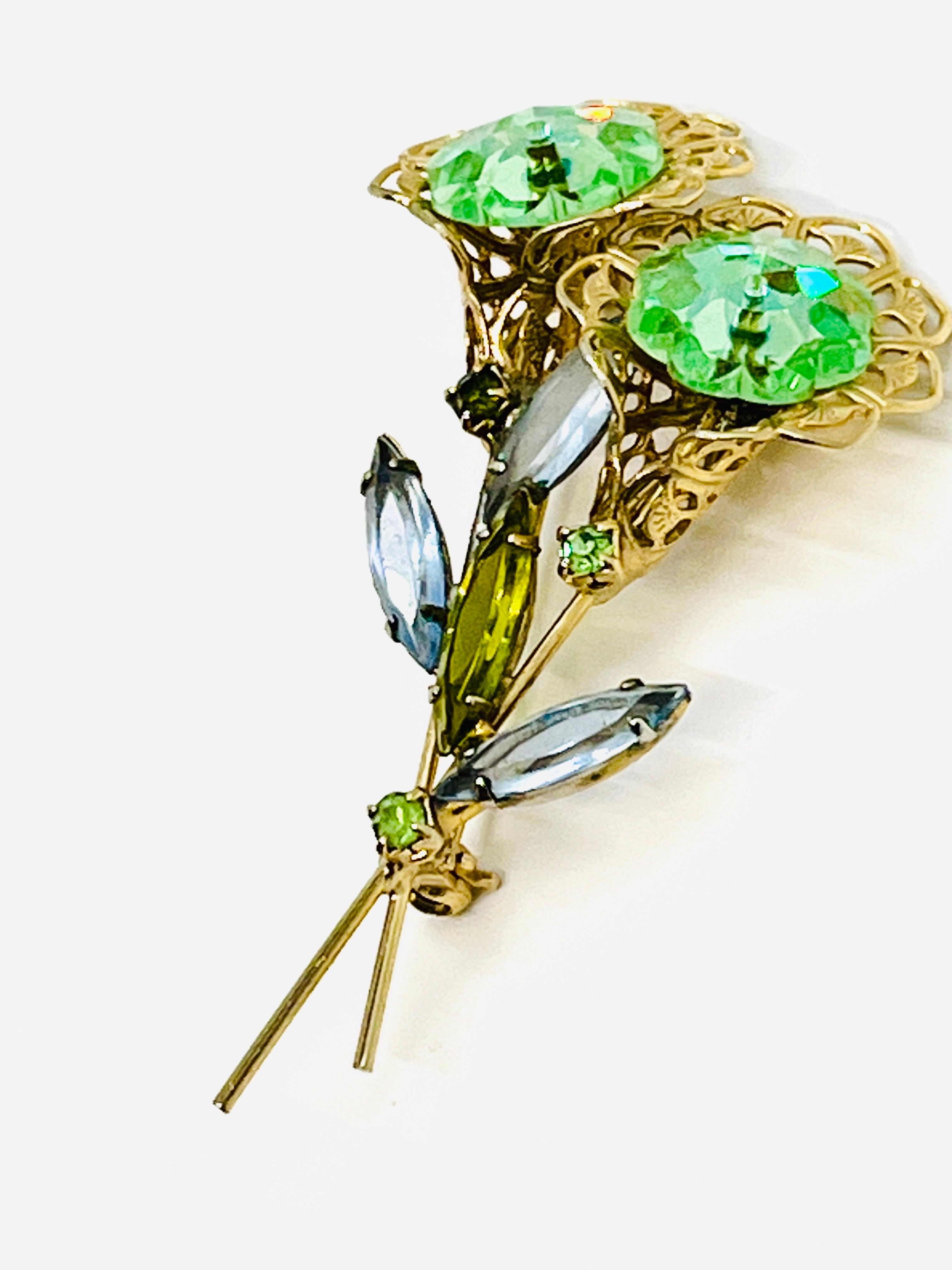 Twin Flower Aqua Margarita Crystals, Elongated Navette Rhinestone Leaf Brooch In Good Condition For Sale In Lynnwood, WA
