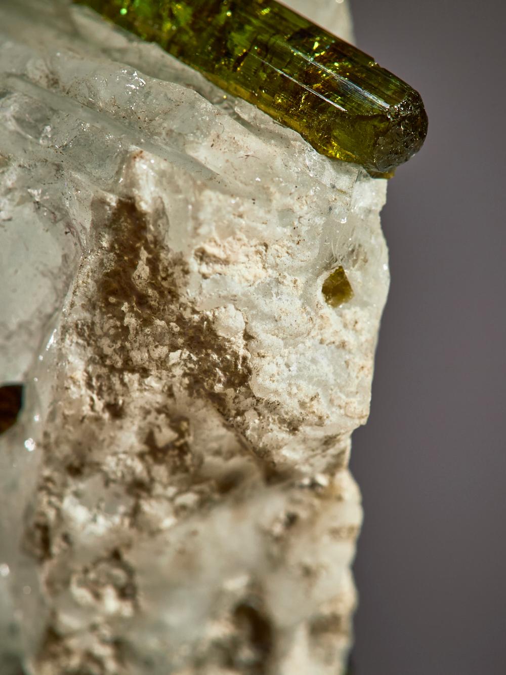 Twin green tourmaline in quartz For Sale 13