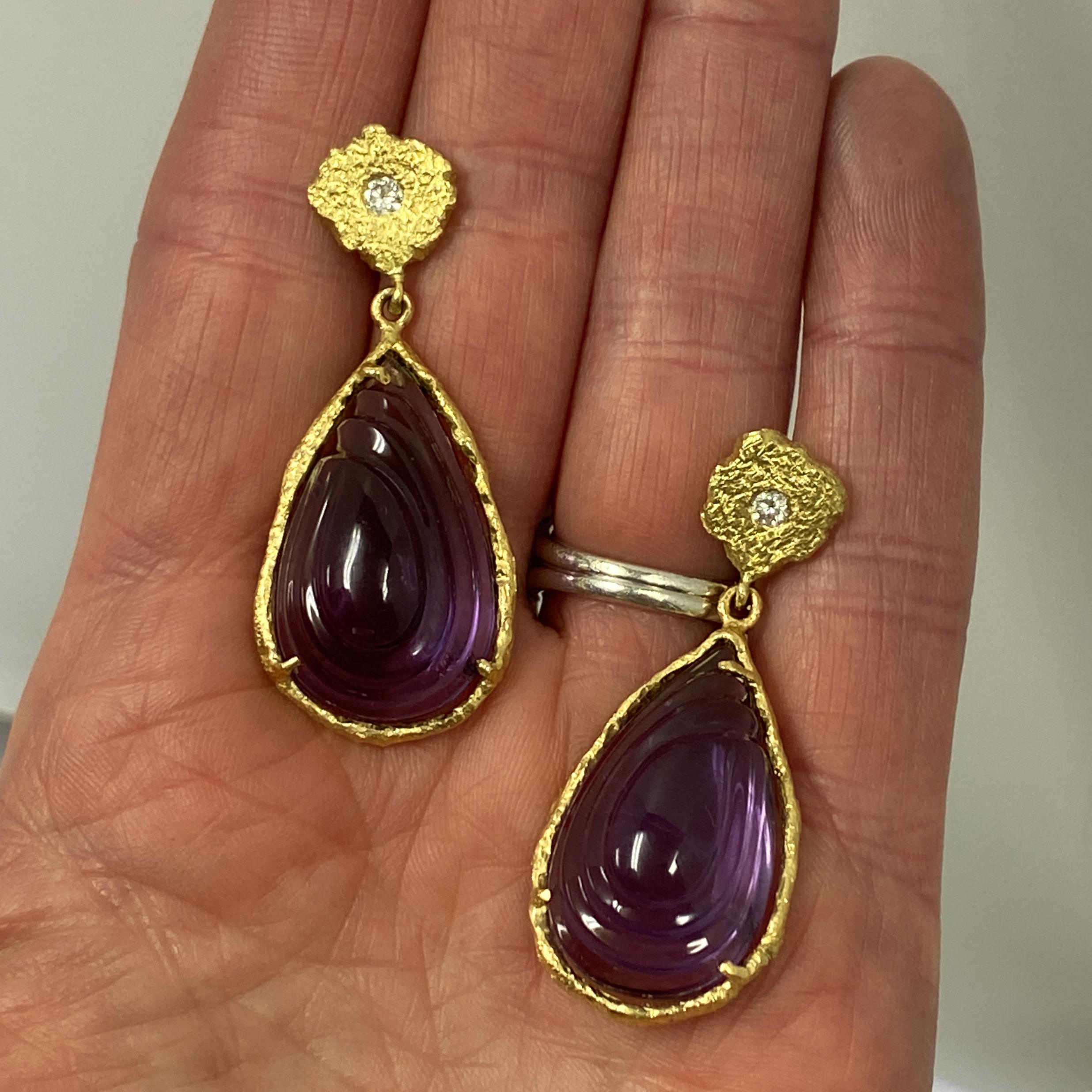 Carved Amethyst Teardrop Earrings in 18 Karat Gold with Diamond Accents For Sale 1
