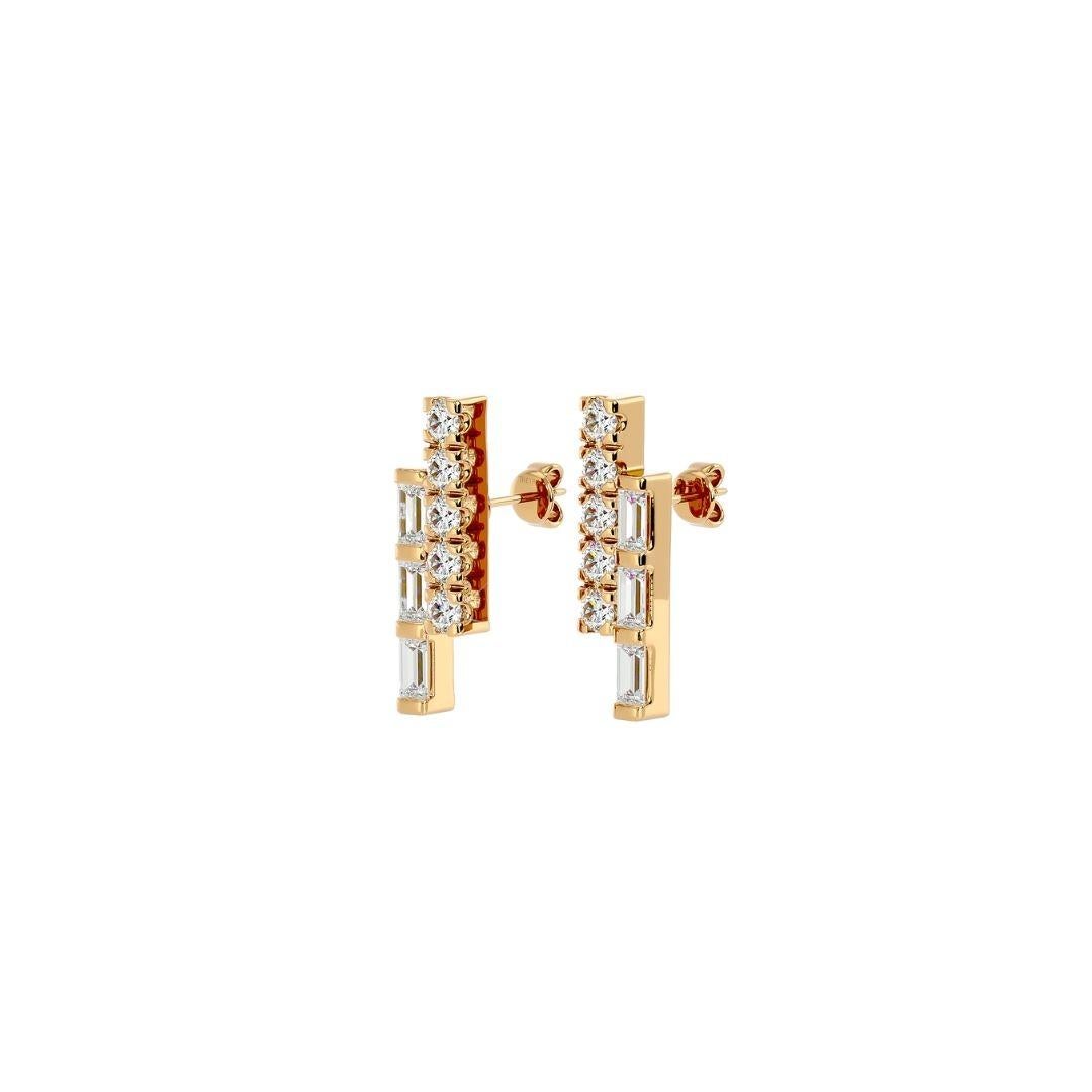 Twin Line Round & Baguette Diamond Earrings in 18 Karat Gold In New Condition For Sale In บางรัก, TH