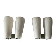 Paire d
appliques jumelles en verre opale, années 1970, Allemagne