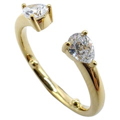 Zwillingsdiamanten im Birnenschliff Offener Schaft Minimalistischer Stapelbarer Ring aus 18K Gelbgold