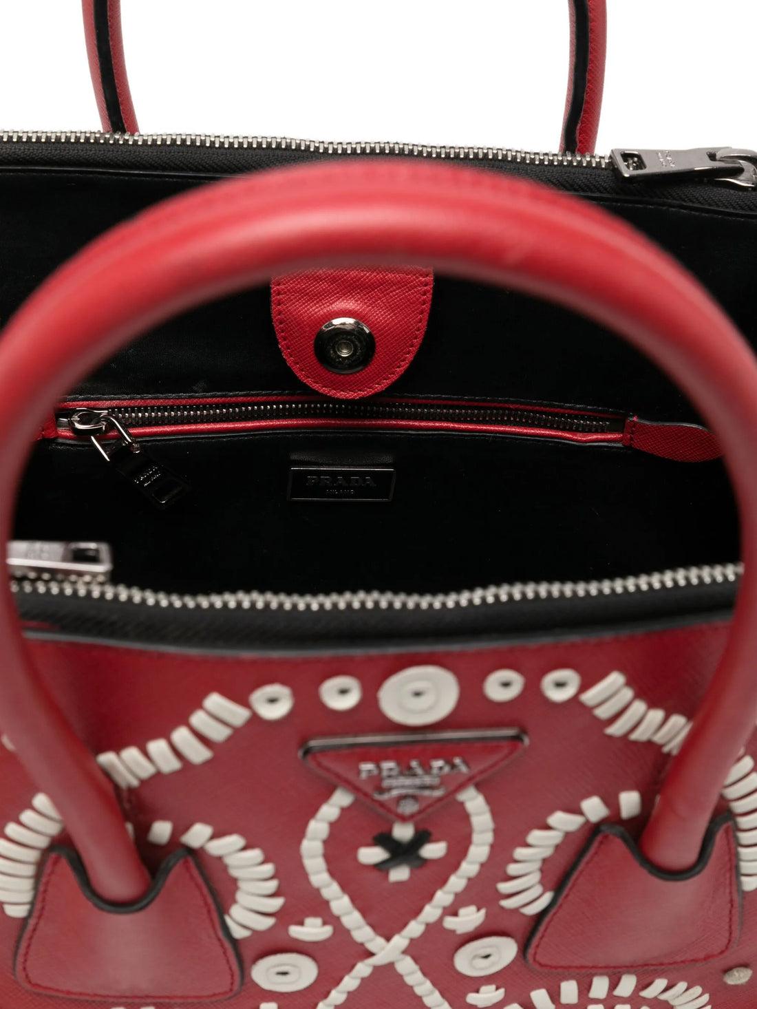 Tote a due tasche ricamata in Saffiano In condizioni buone in vendita a London, GB