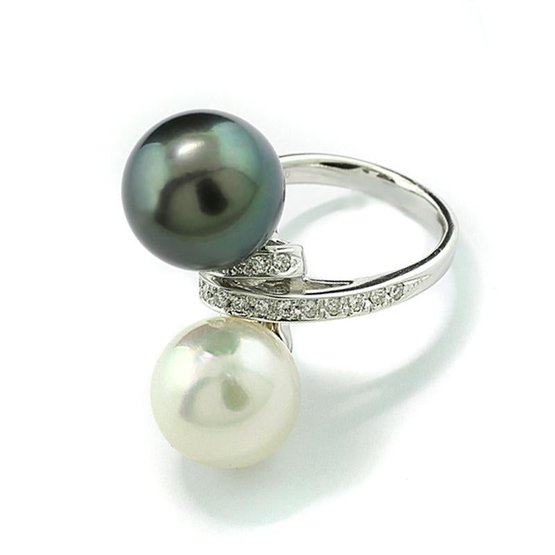 Twin  Ring South Sea Pearl & Tahitian Pearl black-white Diamonds 18Kt White Gold In New Condition For Sale In München, DE