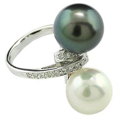 Twin  Ring South Sea Pearl & Tahitian Pearl black-white Diamonds 18Kt White Gold