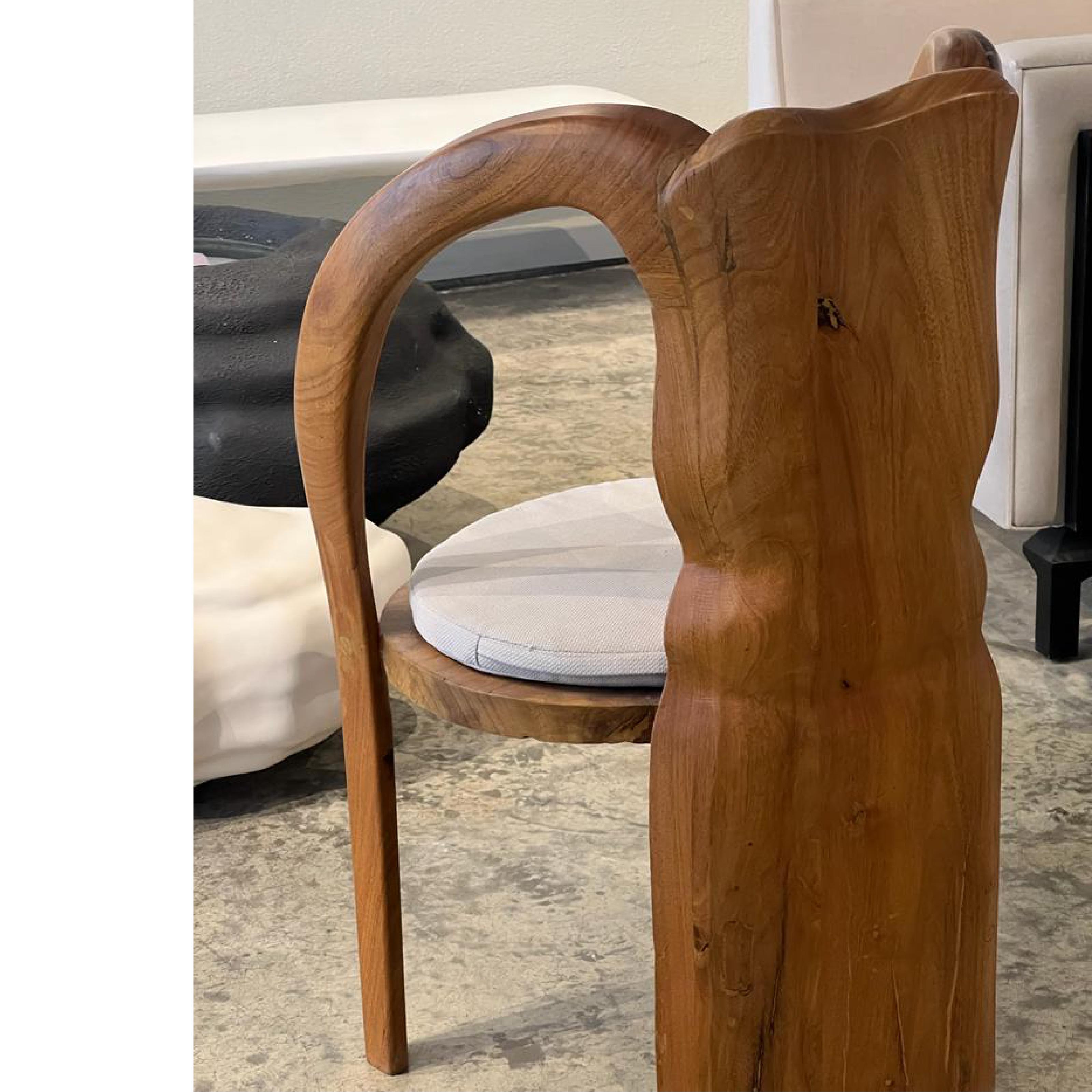 Twin -  Wood Chair In New Condition For Sale In Giza Governorate, EG