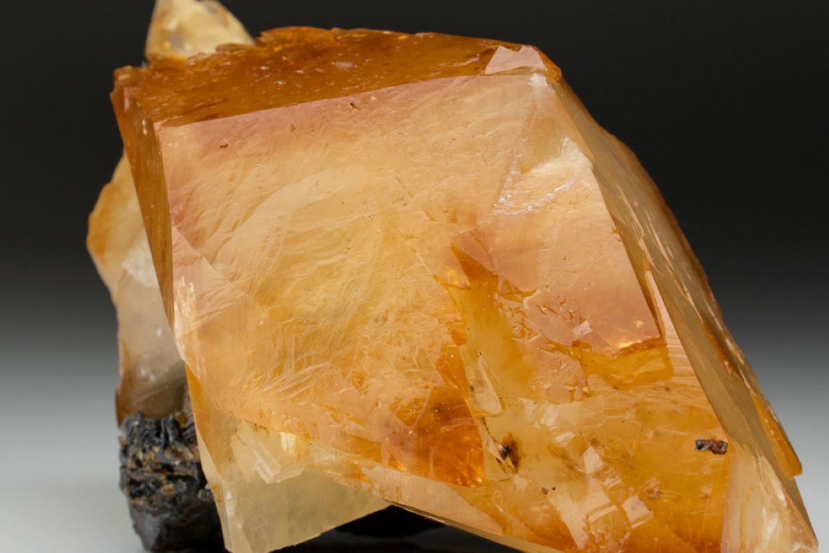 Twinned Golden Calcite Crystal from Elmwood Mine, Tennessee (3.5 lbs) For Sale 2