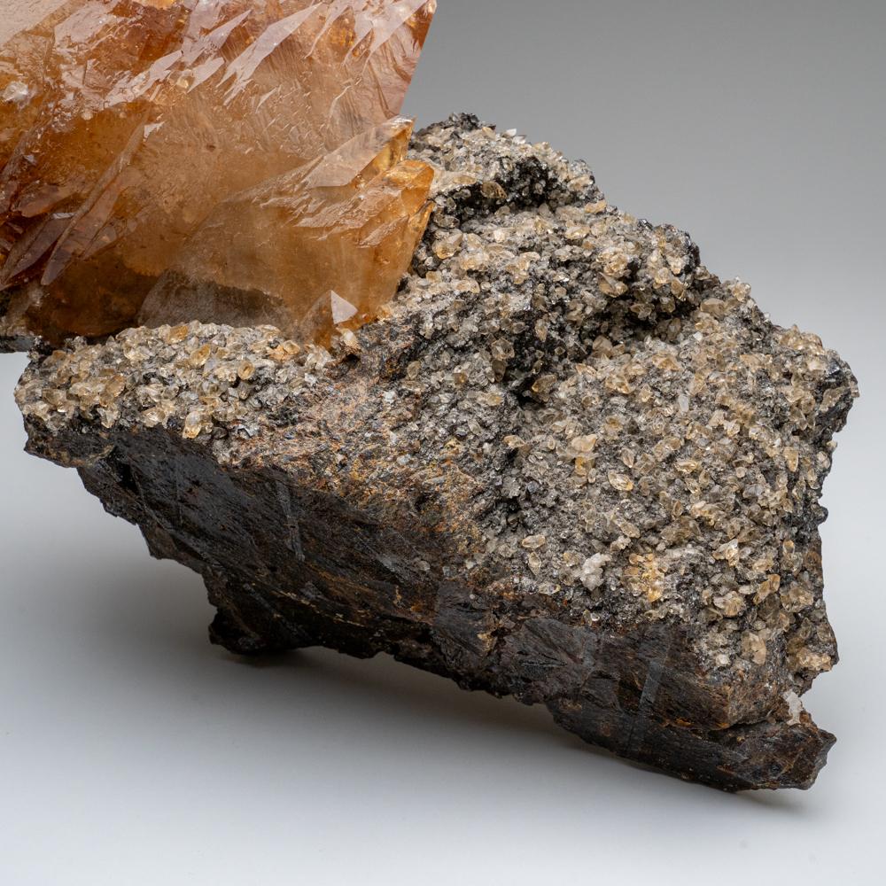 Cristallo gemellato di calcite dorata dalla miniera di Elmwood, Tennessee In condizioni Nuovo in vendita a New York, NY
