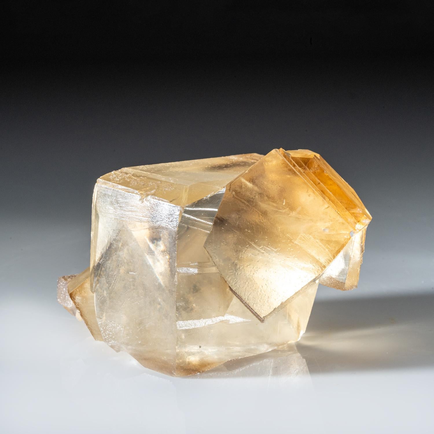Twinned Golden Calcite from Nasik District, Maharashtra, India In New Condition In New York, NY
