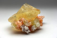 Twinned Goldenes Calcite mit Apophyllit & Stilbite aus dem Nasik District, Maharash