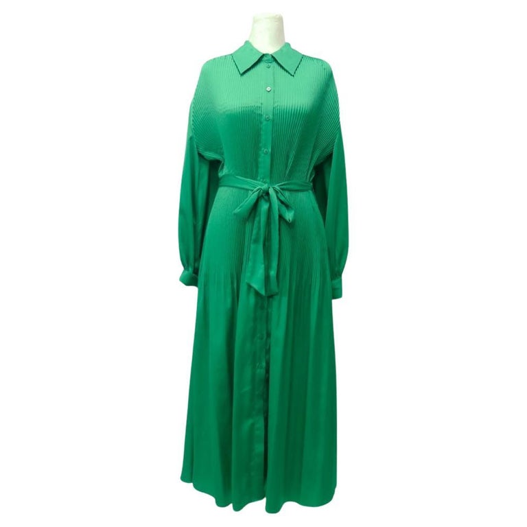 Twinset Green Silk Button-up Pleated Dress - EU 40 For Sale at 1stDibs Twinset Green Silk Button-up Pleated Dress - EU 40 For Sale at 1stDibs