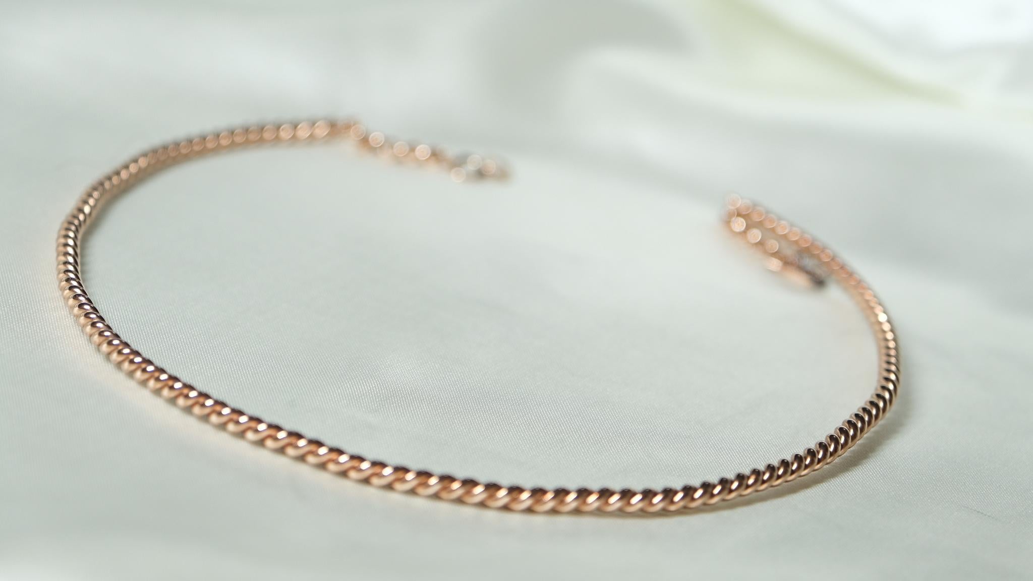Twirl Torc Necklace, 18k Rose Gold In New Condition For Sale In Leigh-On-Sea, GB