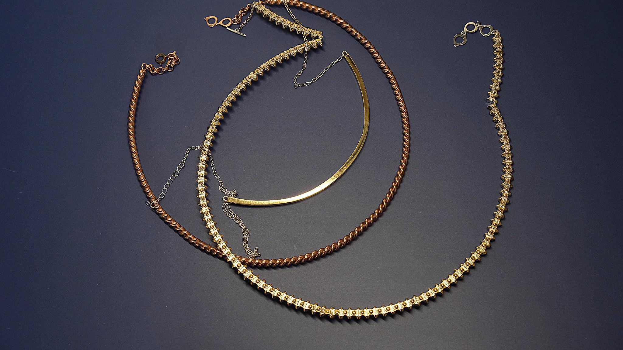 Women's or Men's Twirl Torc Necklace, 18k Rose Gold For Sale