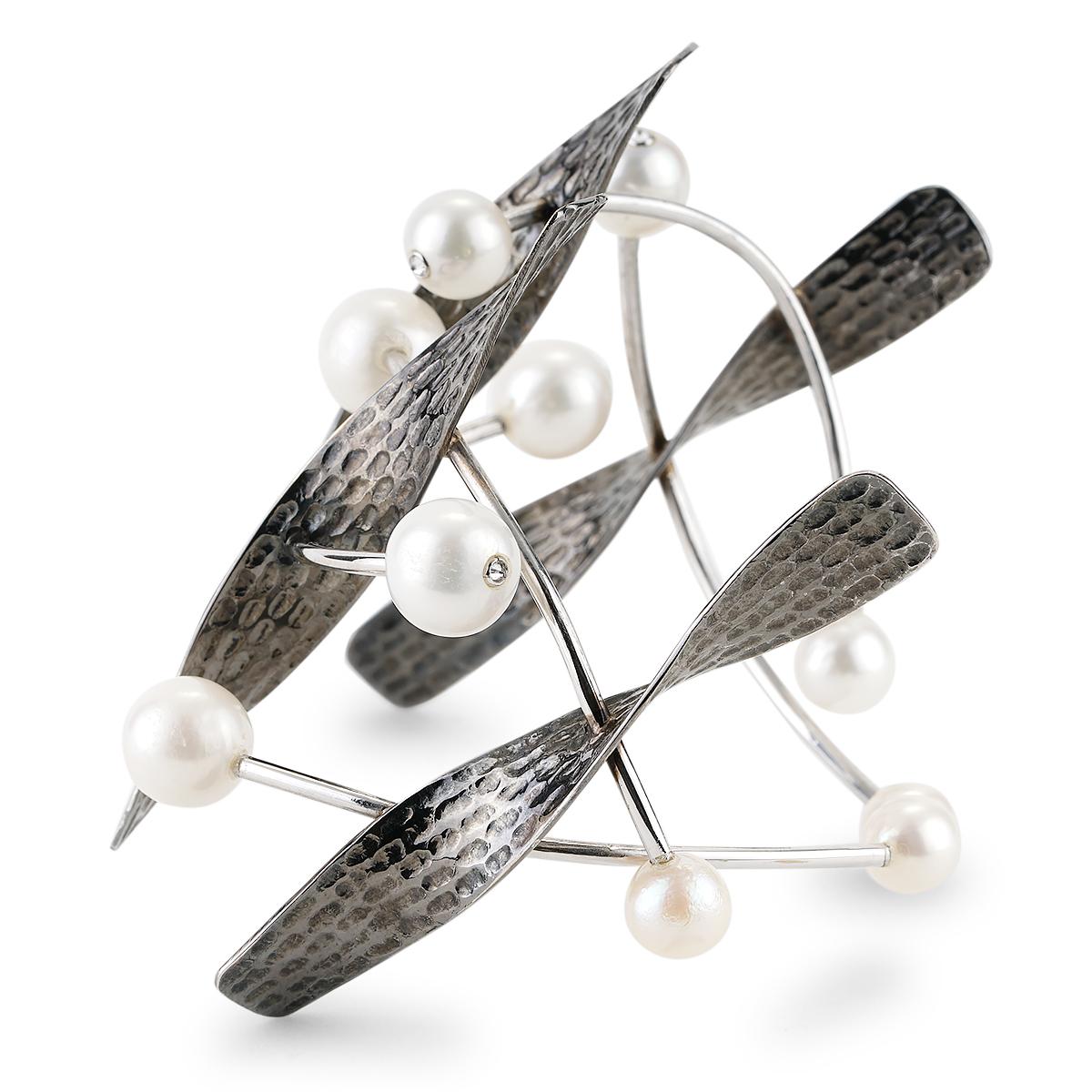 Round Cut Twist and Turns Cuff Bracelet With Freshwater Pearls and Diamonds in 18K Gold For Sale