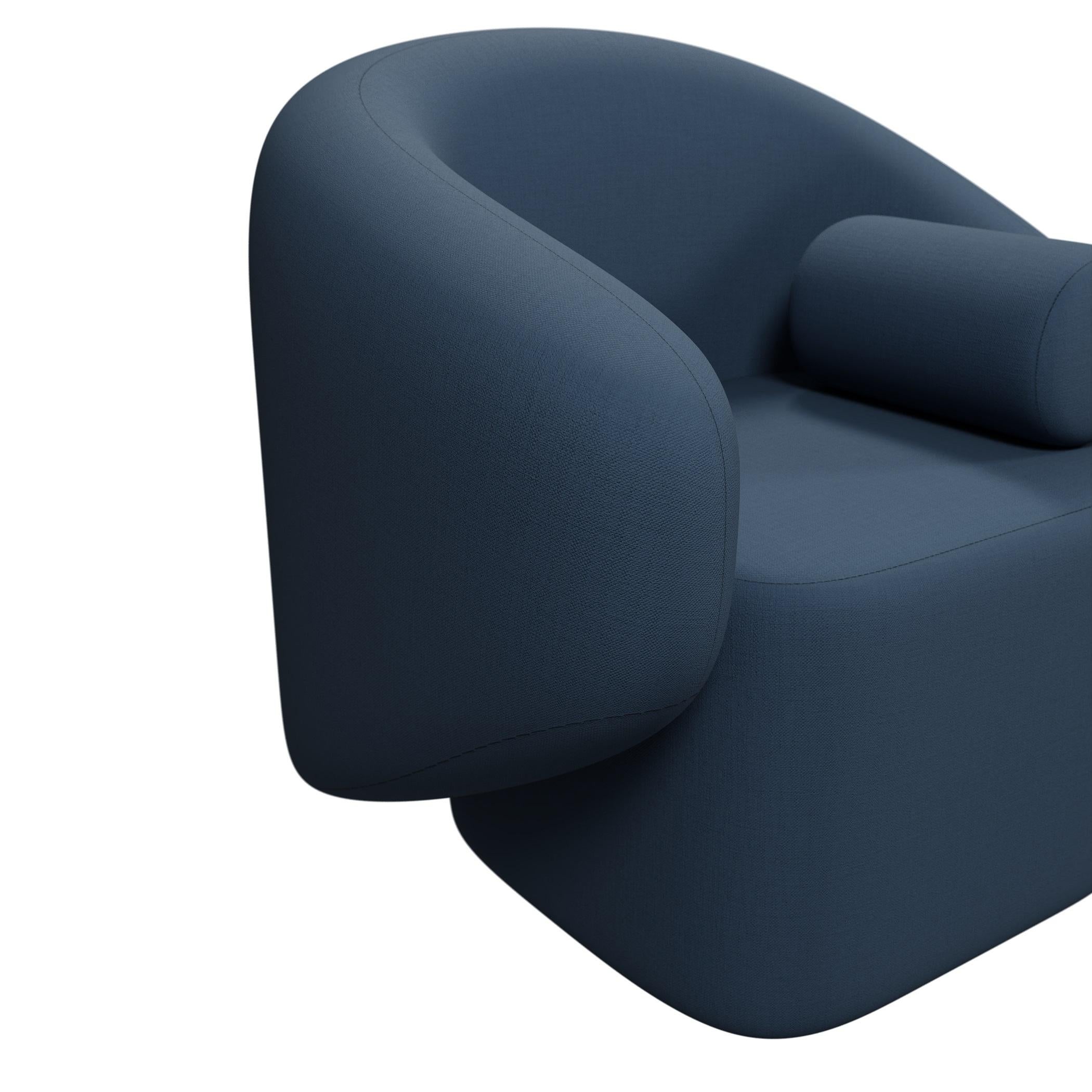 Ferronnerie Fauteuil Twist en tissu bleu foncé fabriqué à la main par Murmurio en vente