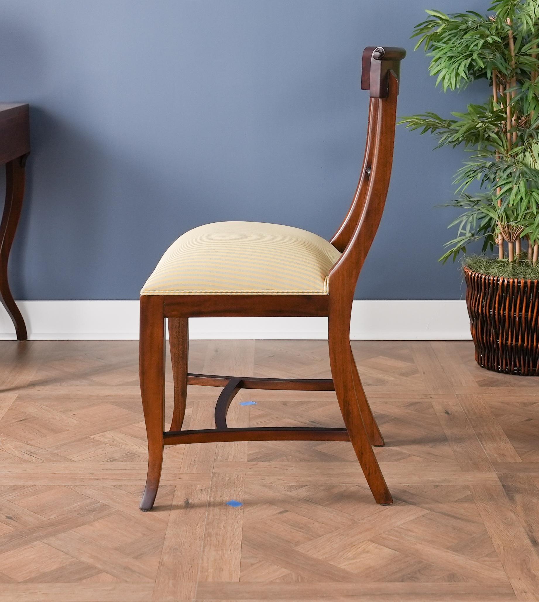 Sedie con schienale a torsione, set da 10 in vendita 7