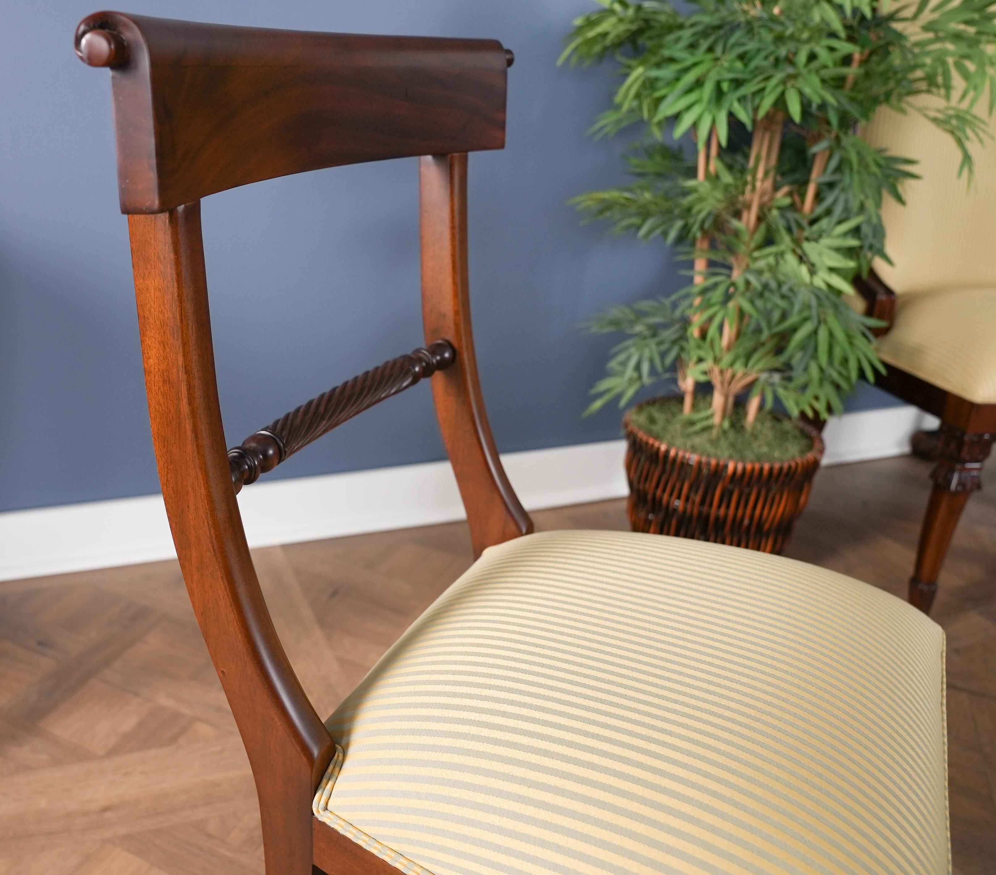 Sedie con schienale a torsione, set da 10 in vendita 9