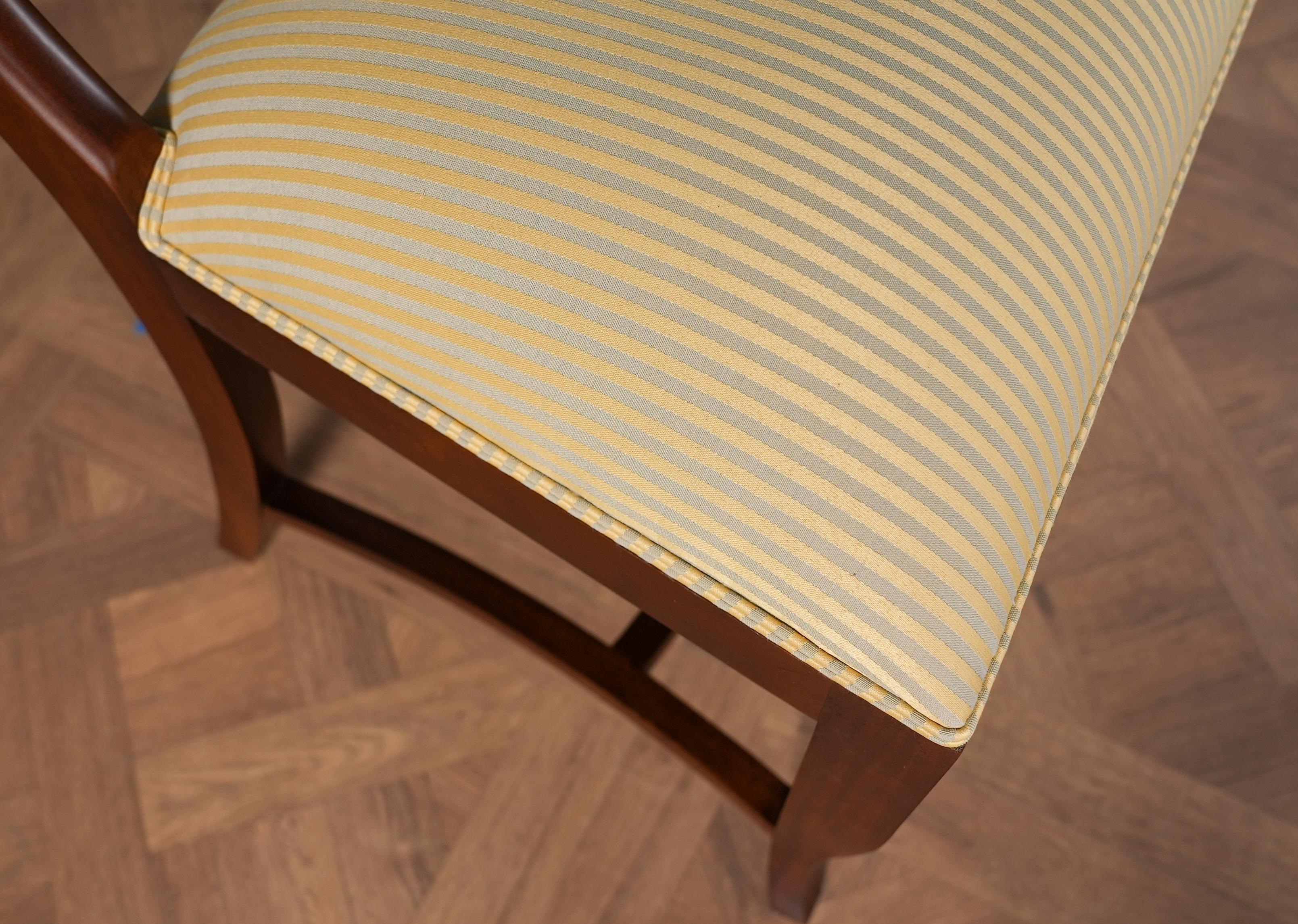 Sedie con schienale a torsione, set da 10 in vendita 12