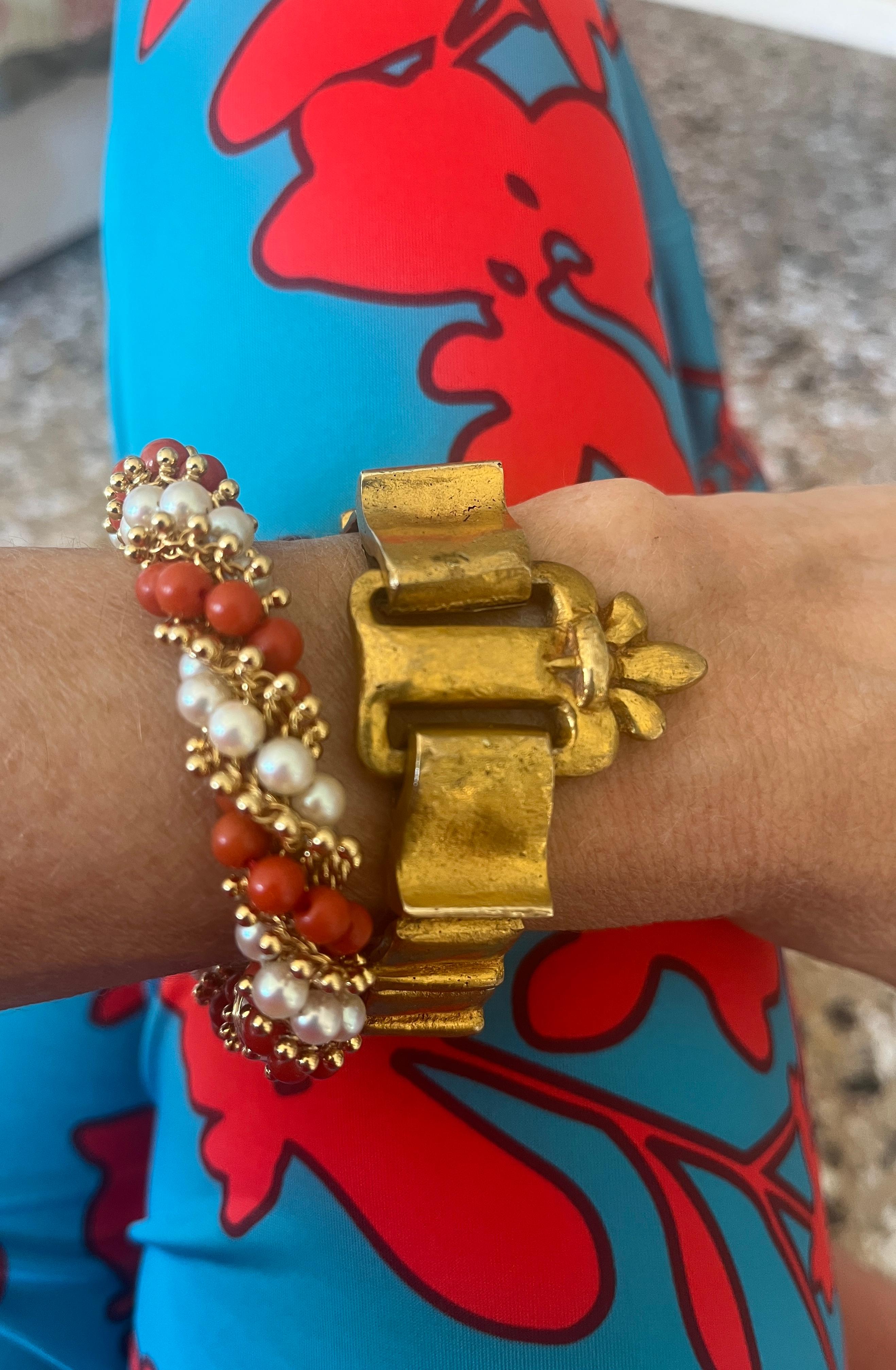 Bracelet torsadé en corail et perles par Van Cleef & Arpels Excellent état - En vente à Paris, FR