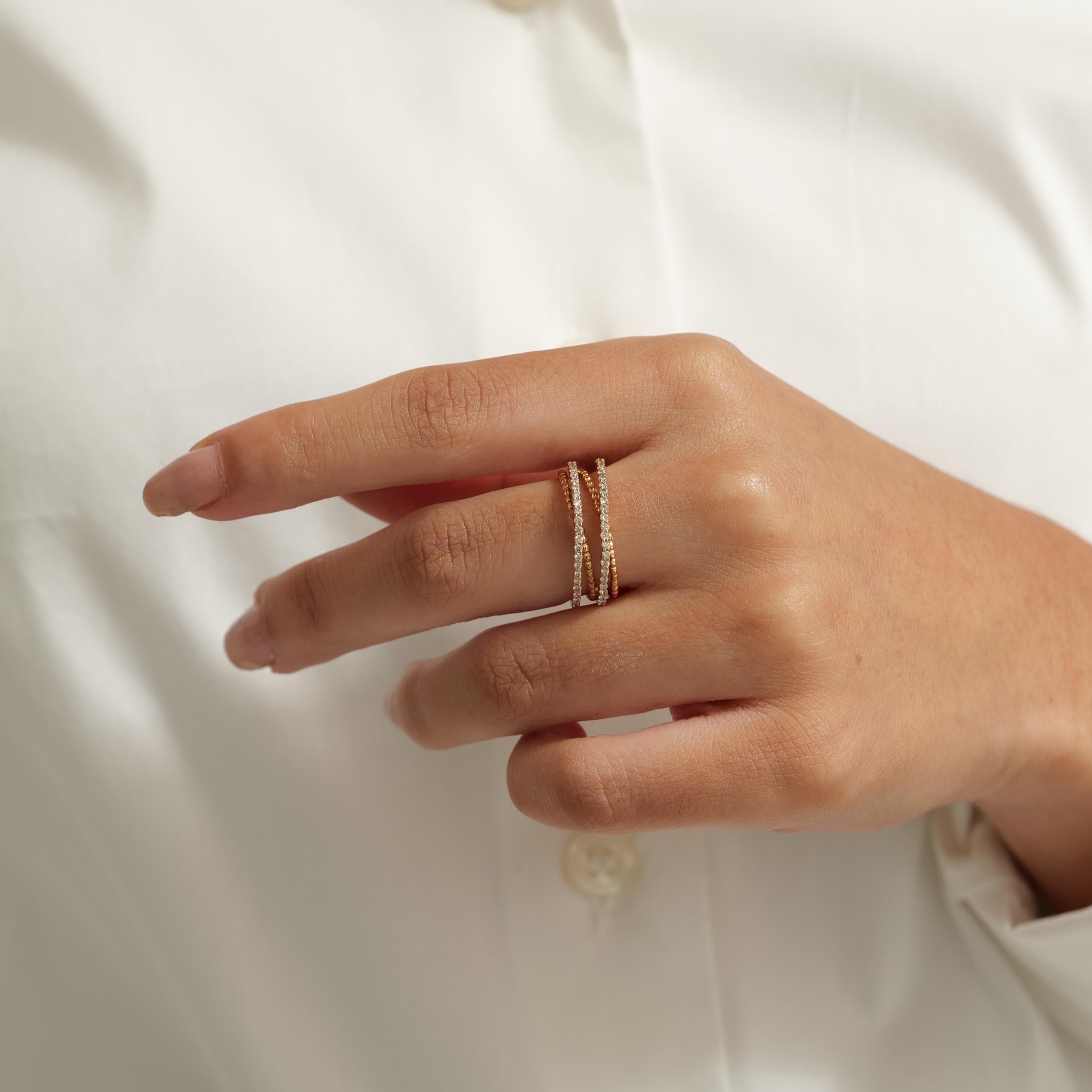 Taglio rotondo Anello Twist Diamond Band in oro massiccio 14K (certificato) in vendita