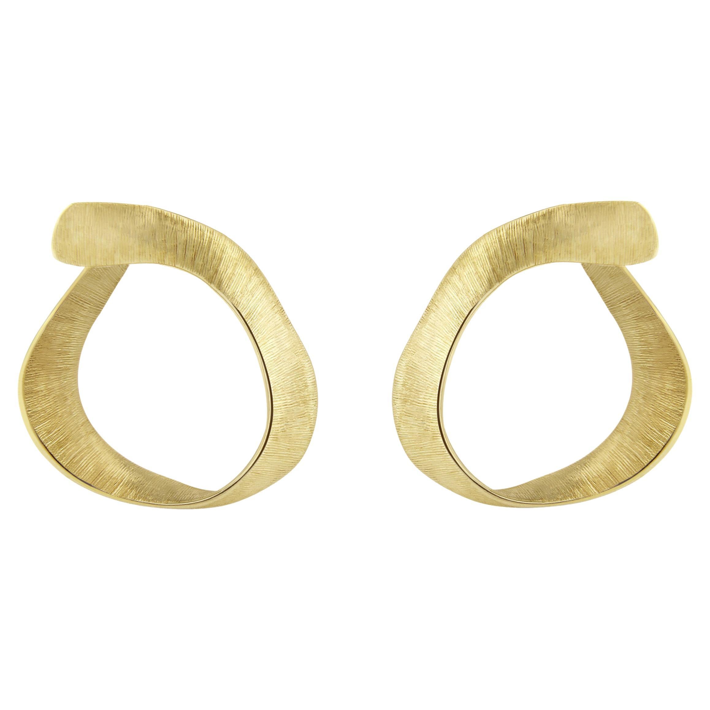 TWIST HOOP EARRINGS  Yellow gold with silk engraving by Liv Luttrell For Sale