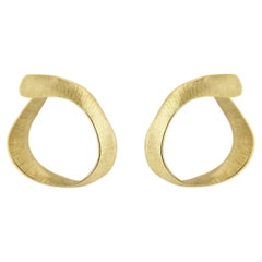 TWIST HOOP EARRINGS  Yellow gold with silk engraving by Liv Luttrell