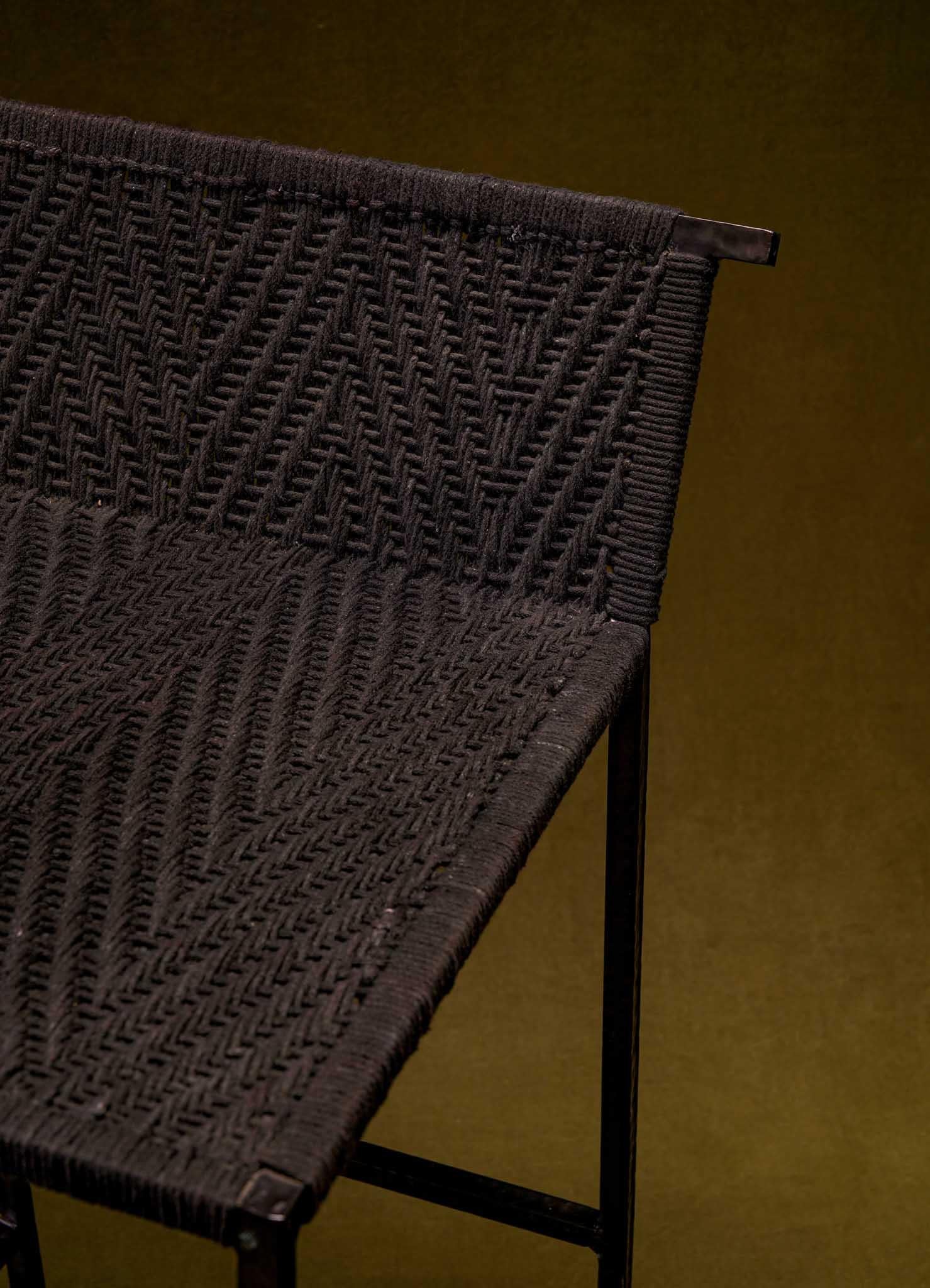 Sgabello nero Twist & Knot alto in corda con gambe in ottone, Viya di Vikram Goyal in vendita 2