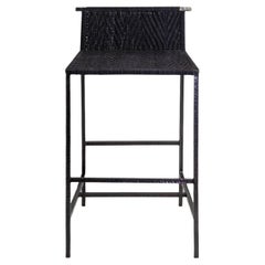 Taburete negro Twist & Knot Alto de cuerda con patas de latón, Viya by Vikram Goyal