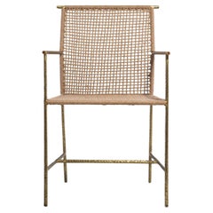 Silla Twist & Knot de cuerda con patas de latón, Viya by Vikram Goyal