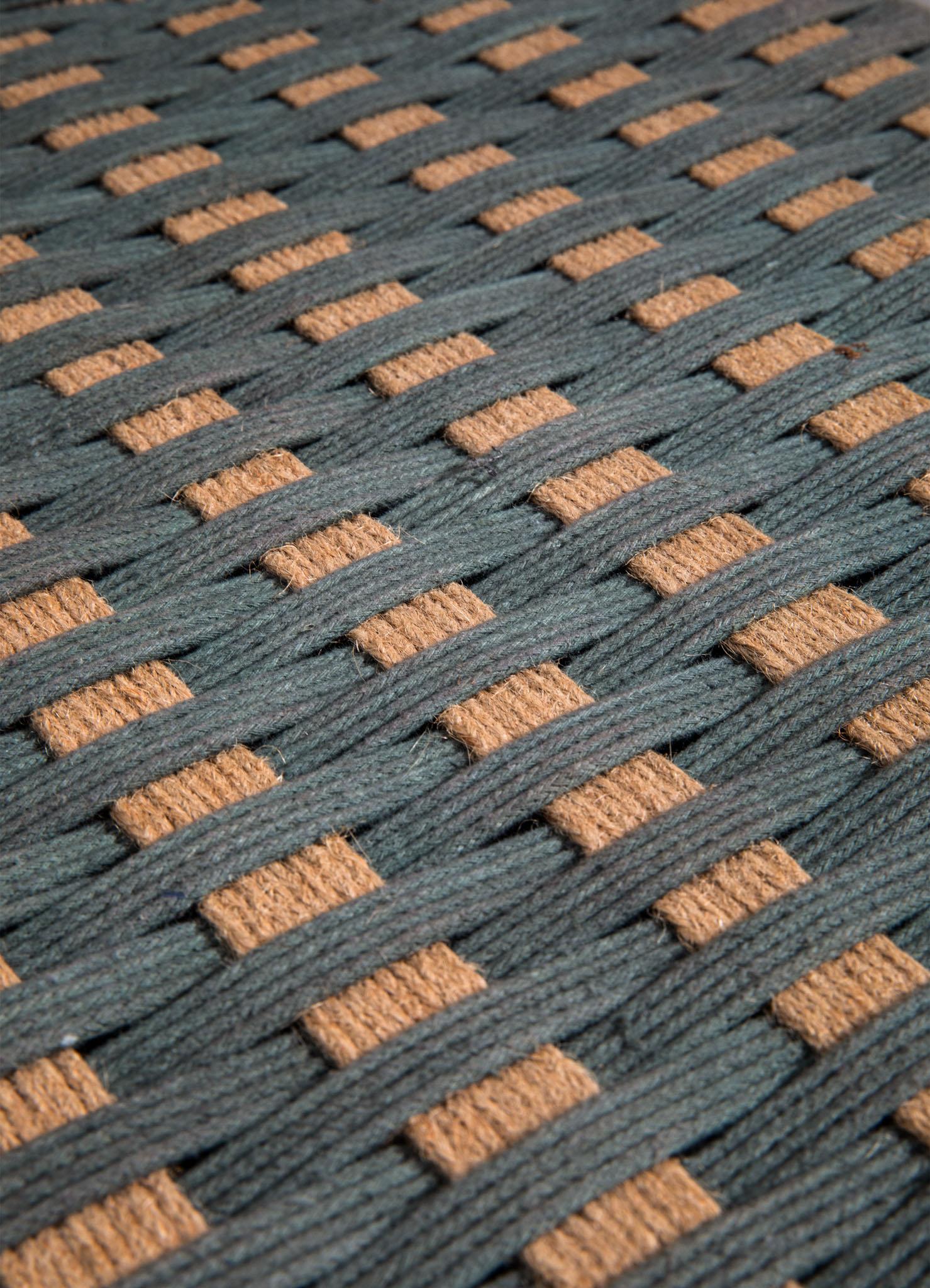 XXI secolo e contemporaneo Sgabello Twist & Knot Greene & Greene in corda con gambe in ottone, Viya di Vikram Goyal in vendita