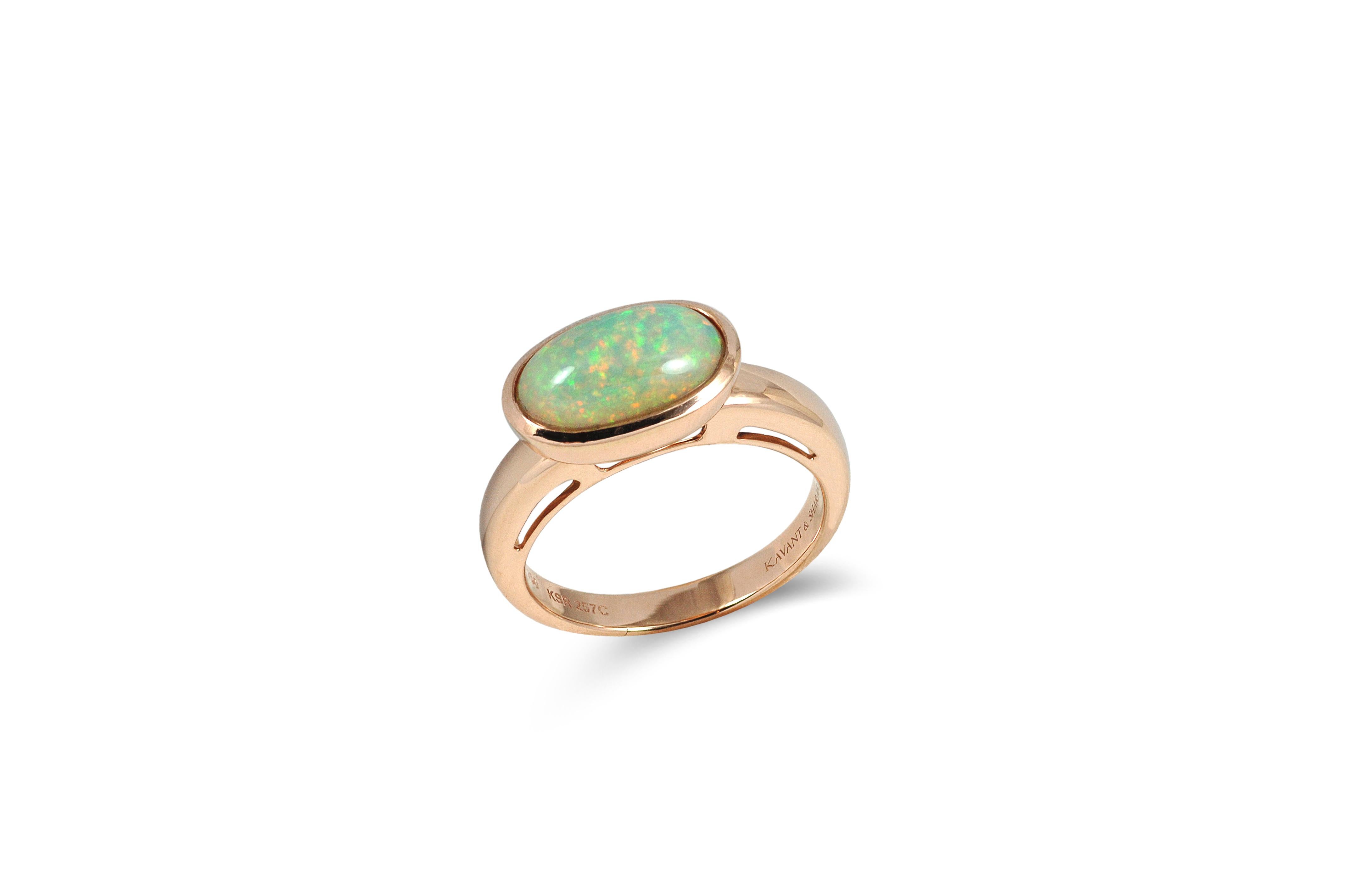 Opal 4.45 carats Ring in 18K Gold Settings

Width:  1.3 cm 
Length: 1.4 cm

Inspired by the spirit of 