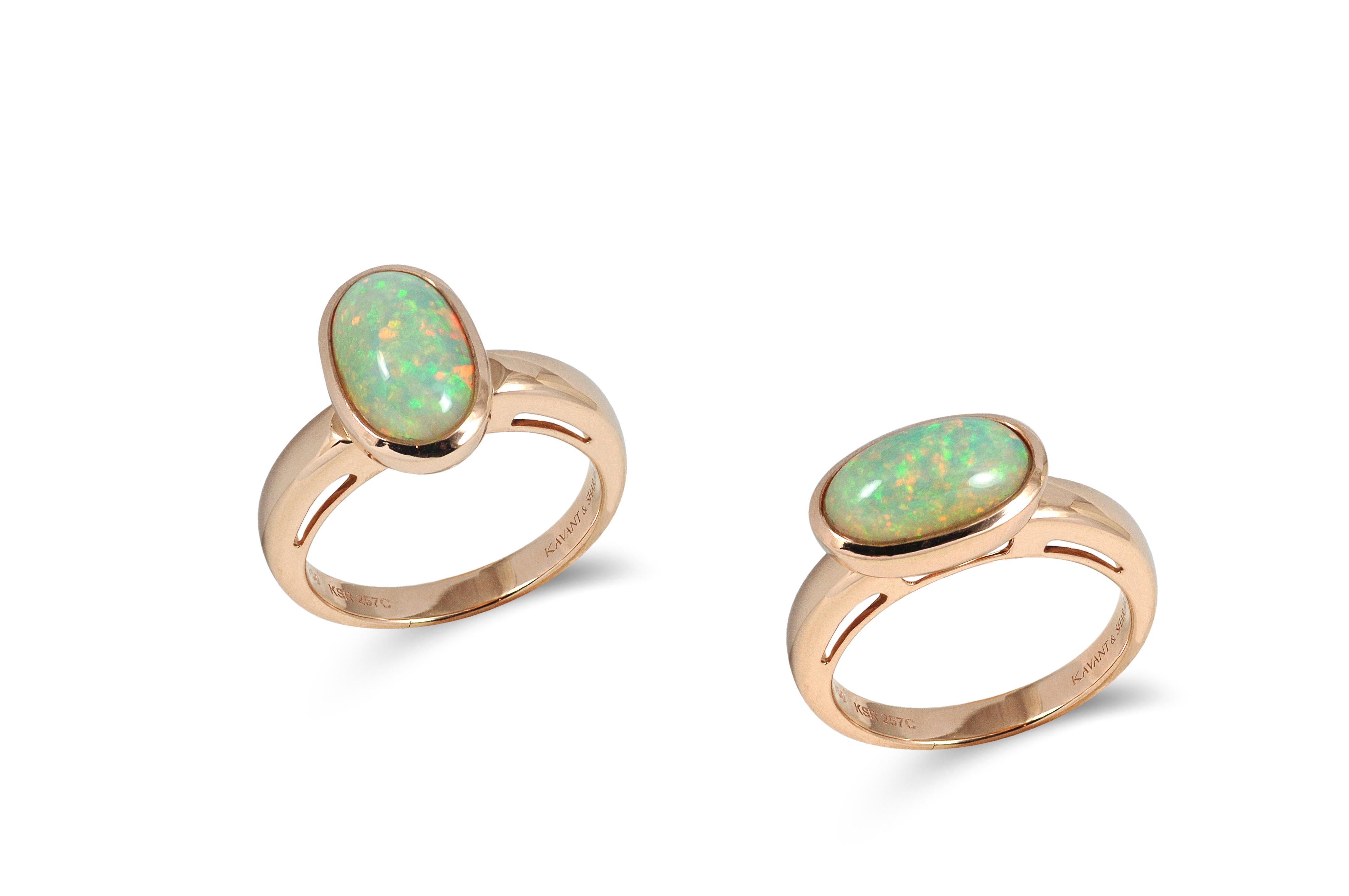 Twist Opal Ring in 18K Gold Settings In New Condition For Sale In Bangkok, 10