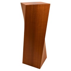 Twist Pedestal