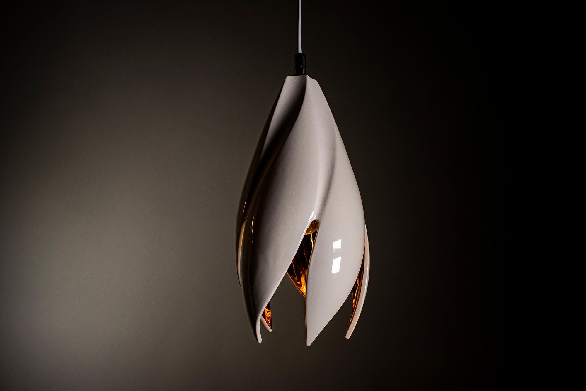 The Twist pendants are designed to be an elegant lighting solution for any space. These pendants are designed to be hung alone, in pairs, trios, or clusters, making them a versatile addition to any room. Their simple yet striking twisted design