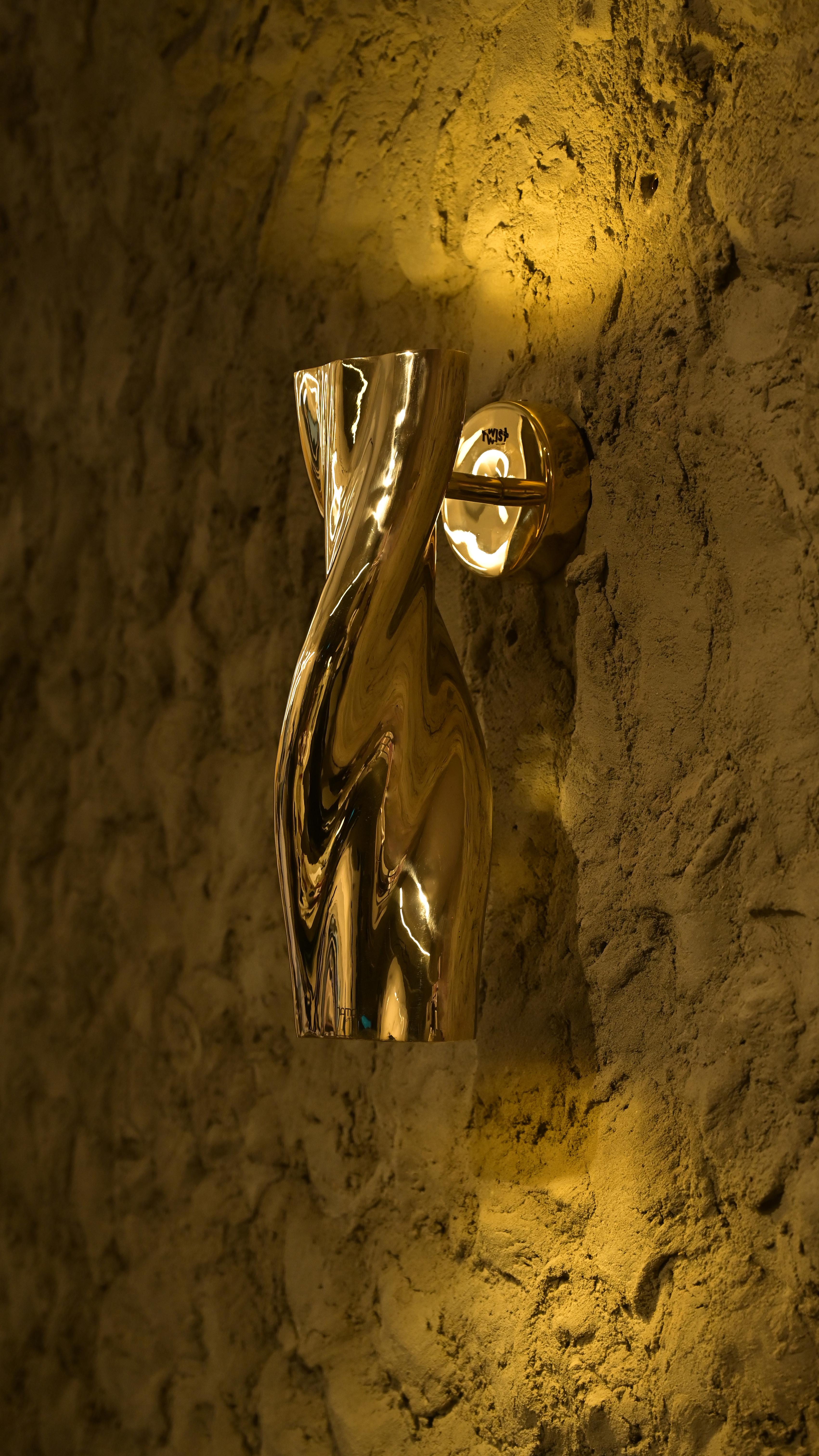 Lámpara de pared Twist de Studio Namit Khanna en venta 3