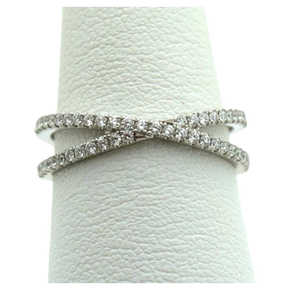 Twist wedding band 18KT gold 0.55ct natural diamonds VS clarity F color size 6 For Sale