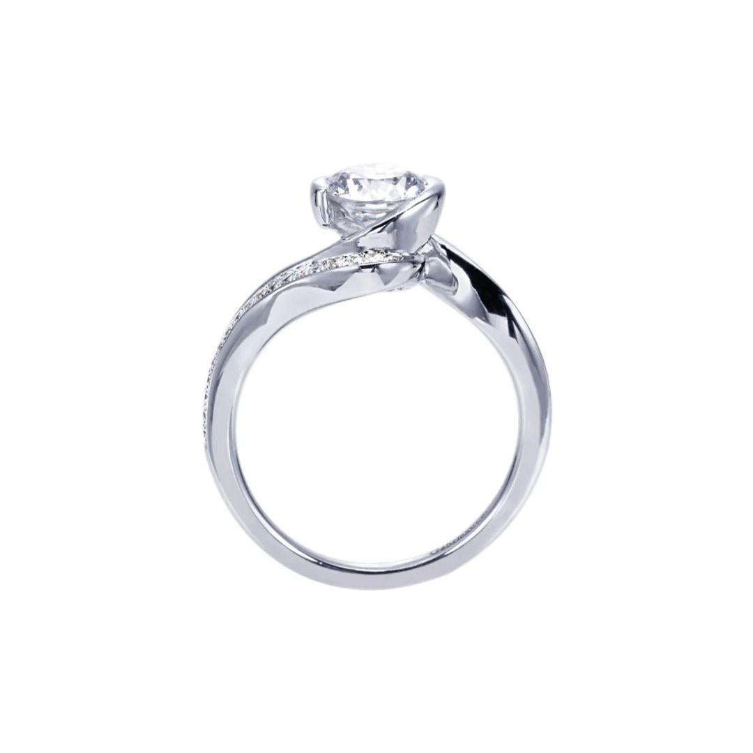 Round Cut Twist White Gold Diamond Engagement Mounting For Sale