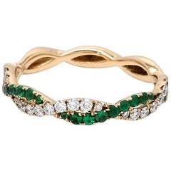 Twisted Emerald Diamond 18 Karat Yellow Gold Engagement Wedding Ring