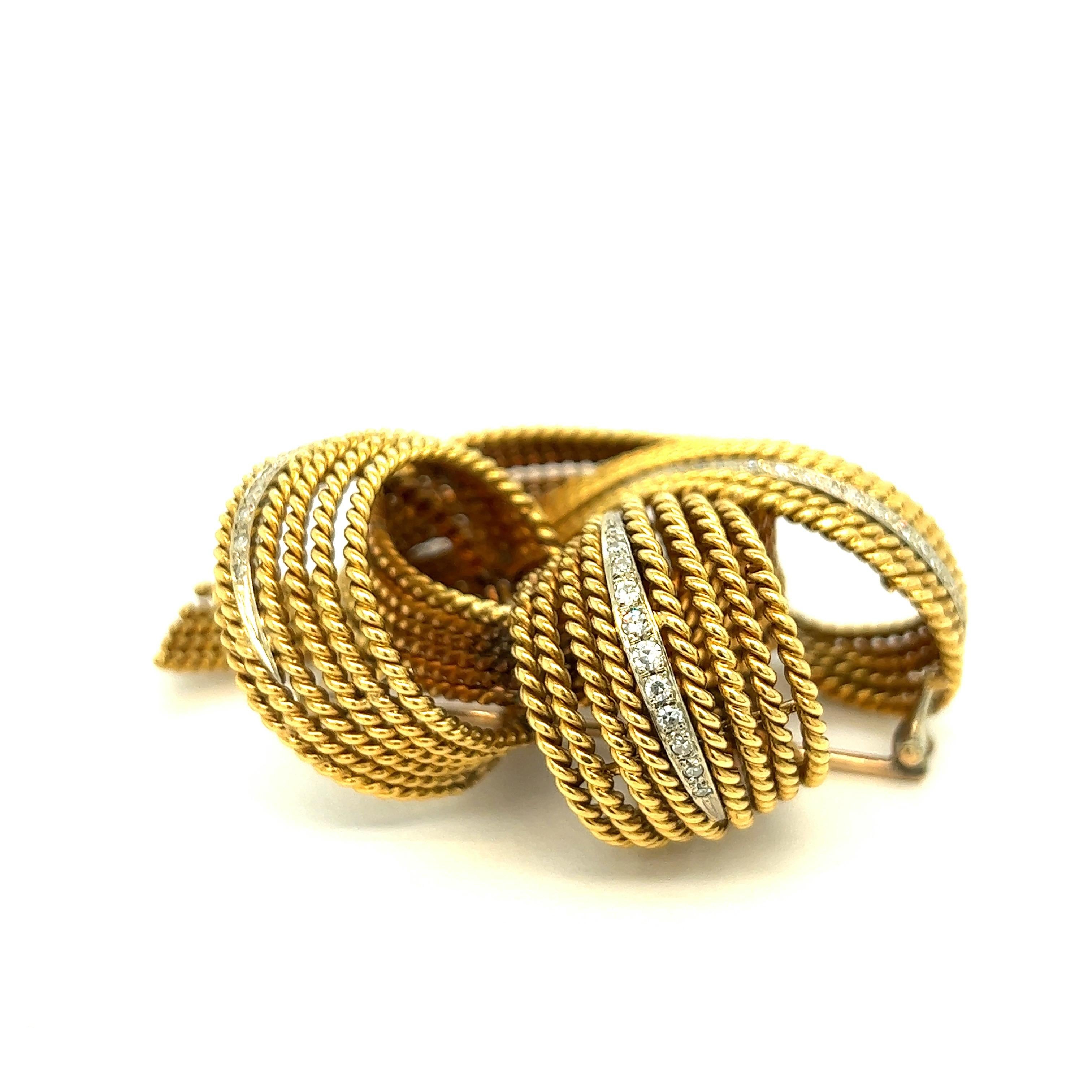 Round Cut Twisted Gold Diamond Ribbon Brooch For Sale