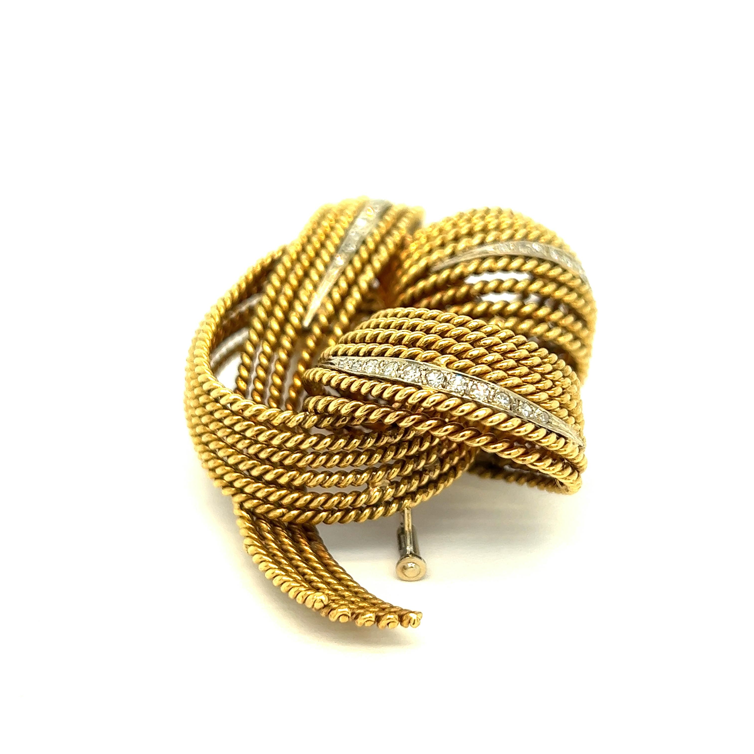 Twisted Gold Diamond Ribbon Brooch In Excellent Condition For Sale In New York, NY