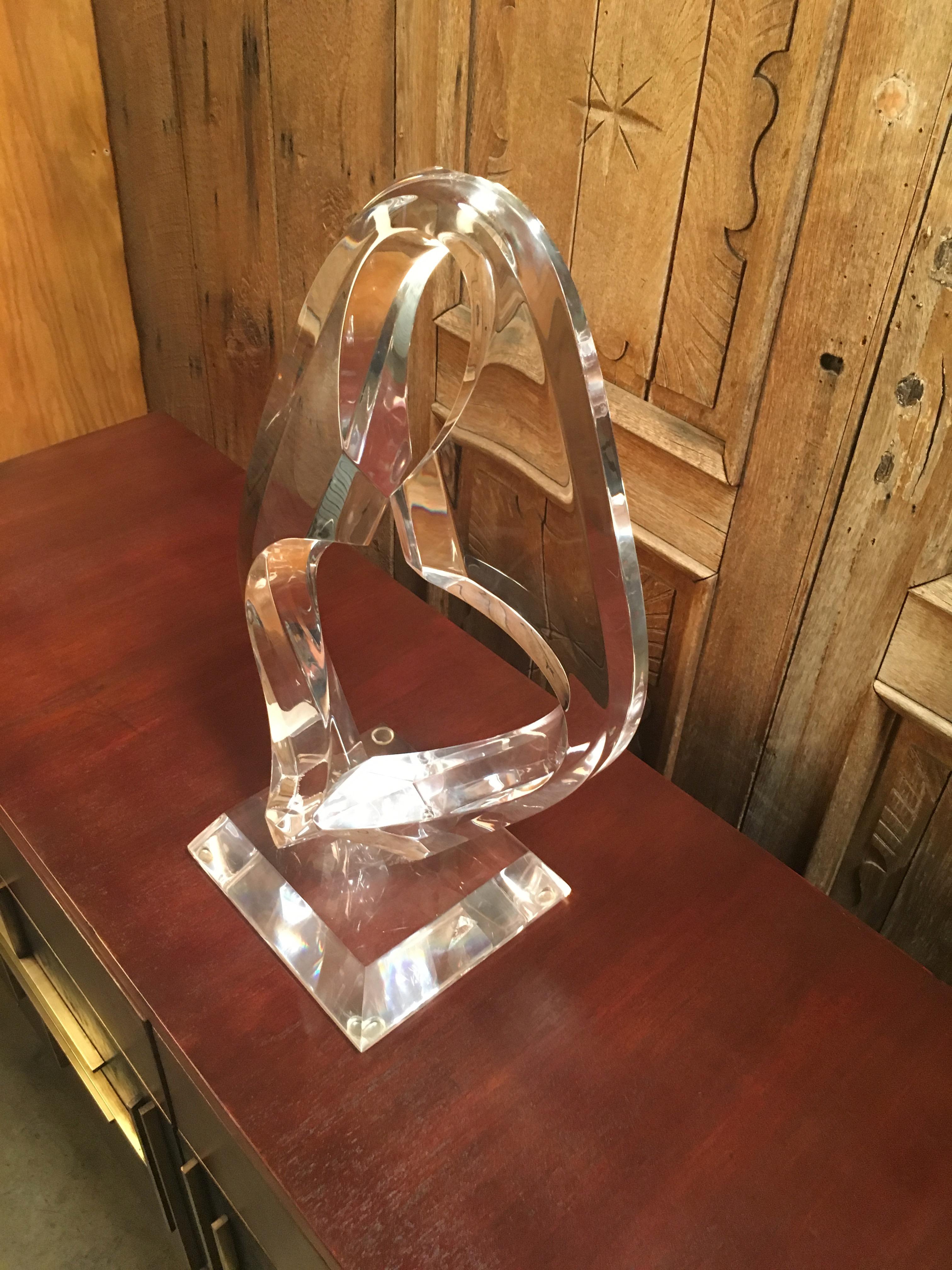 Nord-américain Sculpture en lucite torsadée de Shlomi Haziza en vente