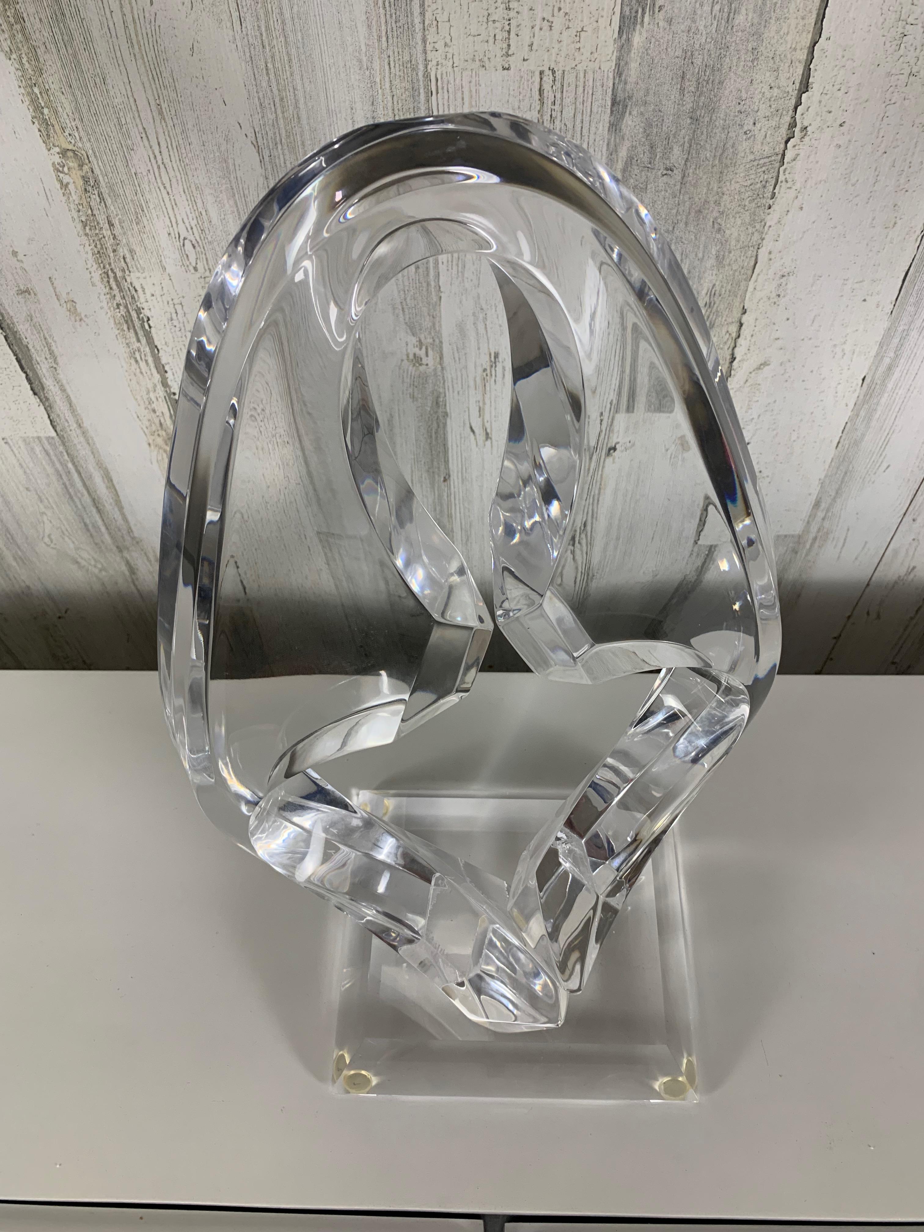 Acrilico Scultura in lucite ritorta di Shlomi Haziza in vendita