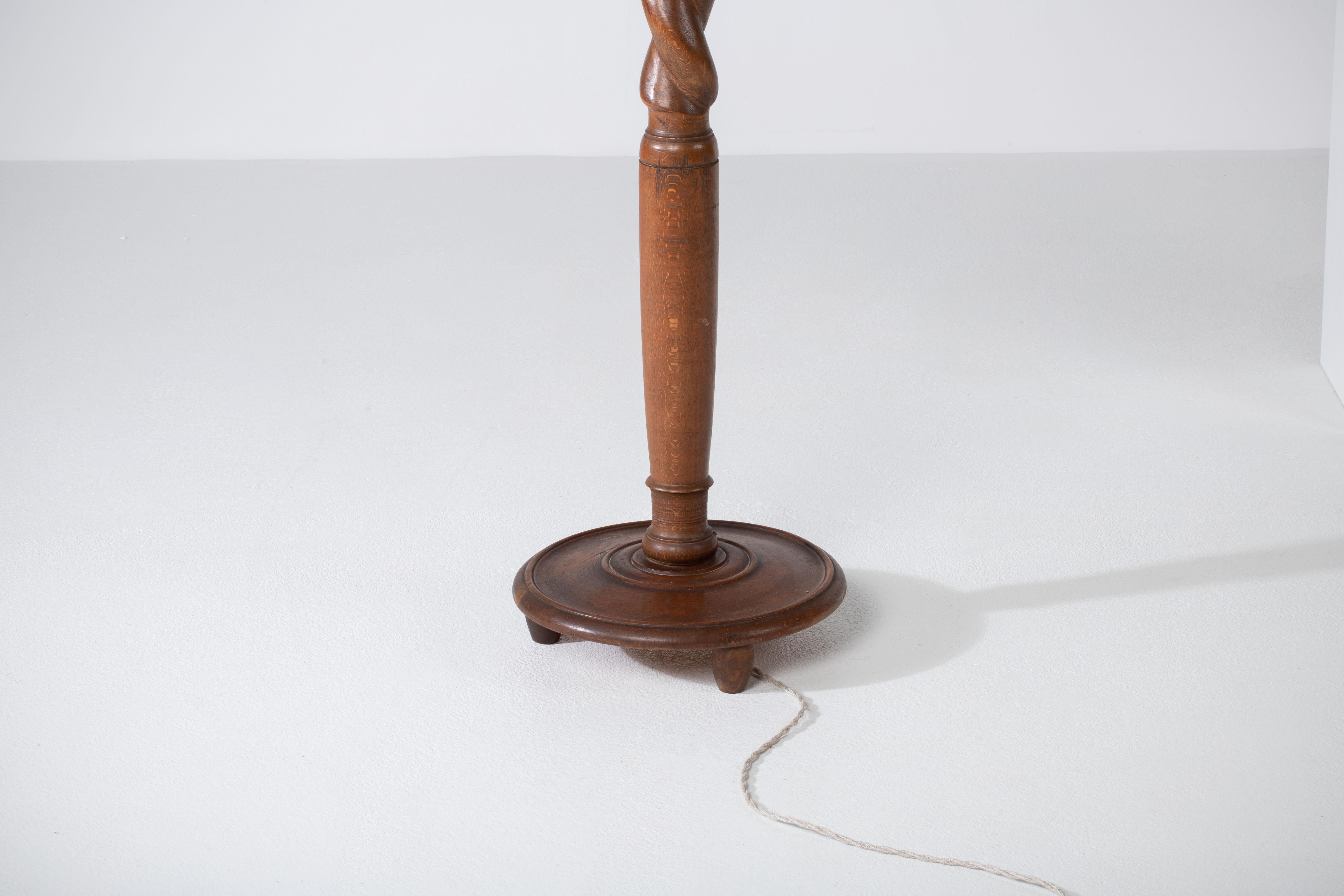 Twisted Oak Floor Lamp with Rope Lampshade, France 1940 In Good Condition For Sale In Wiesbaden, DE