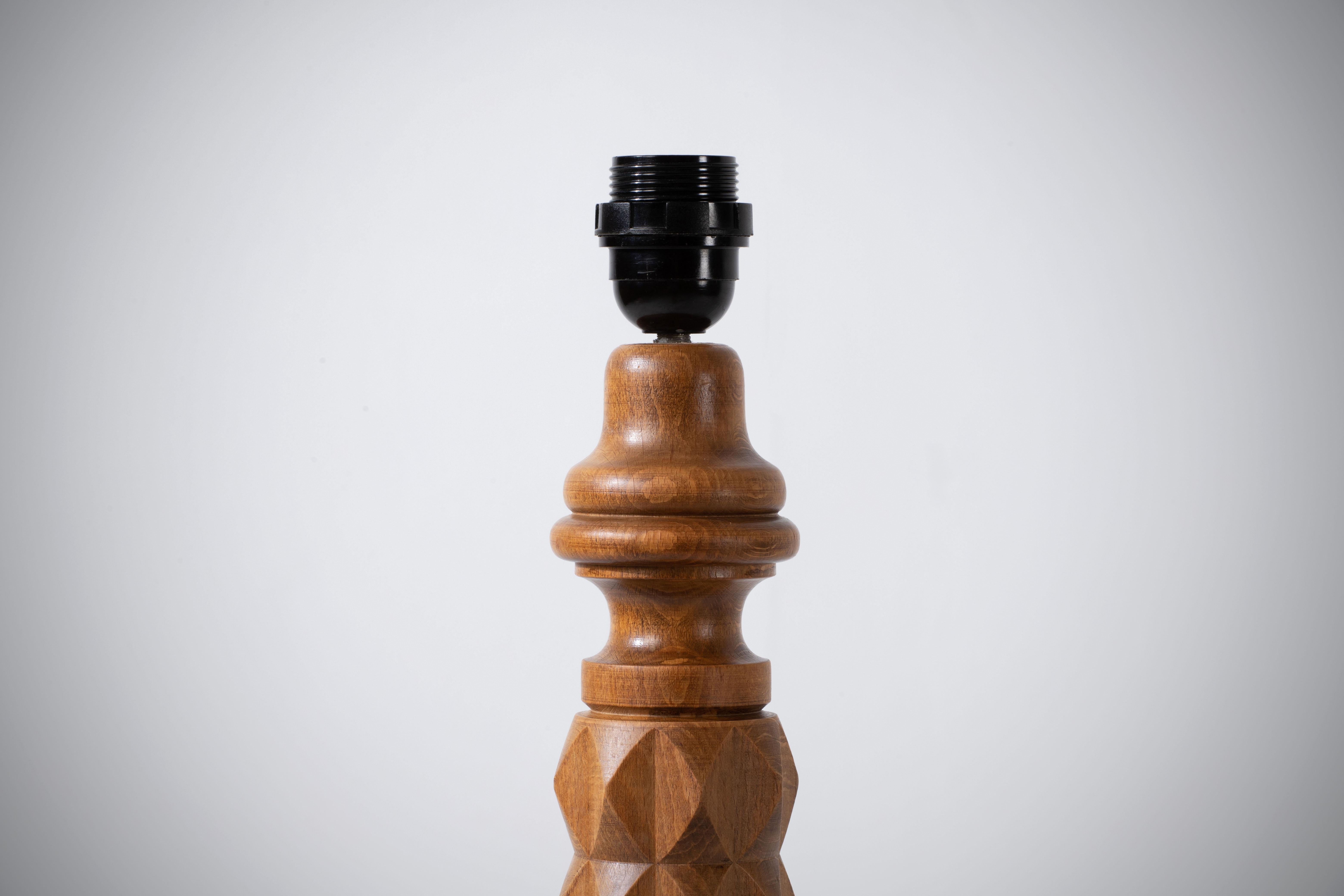 Stehlampe aus gedrehtem Eichenholz mit Seil-Lampenschirm, Frankreich 1940 (Mitte des 20. Jahrhunderts) im Angebot