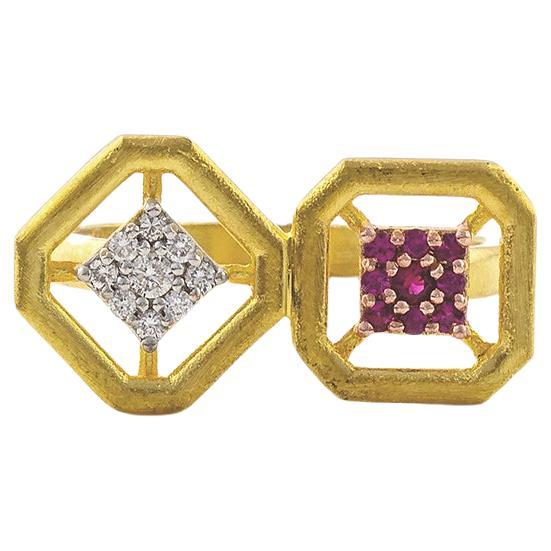 Bague double Omen torsadée en or avec diamants et rubis en vente