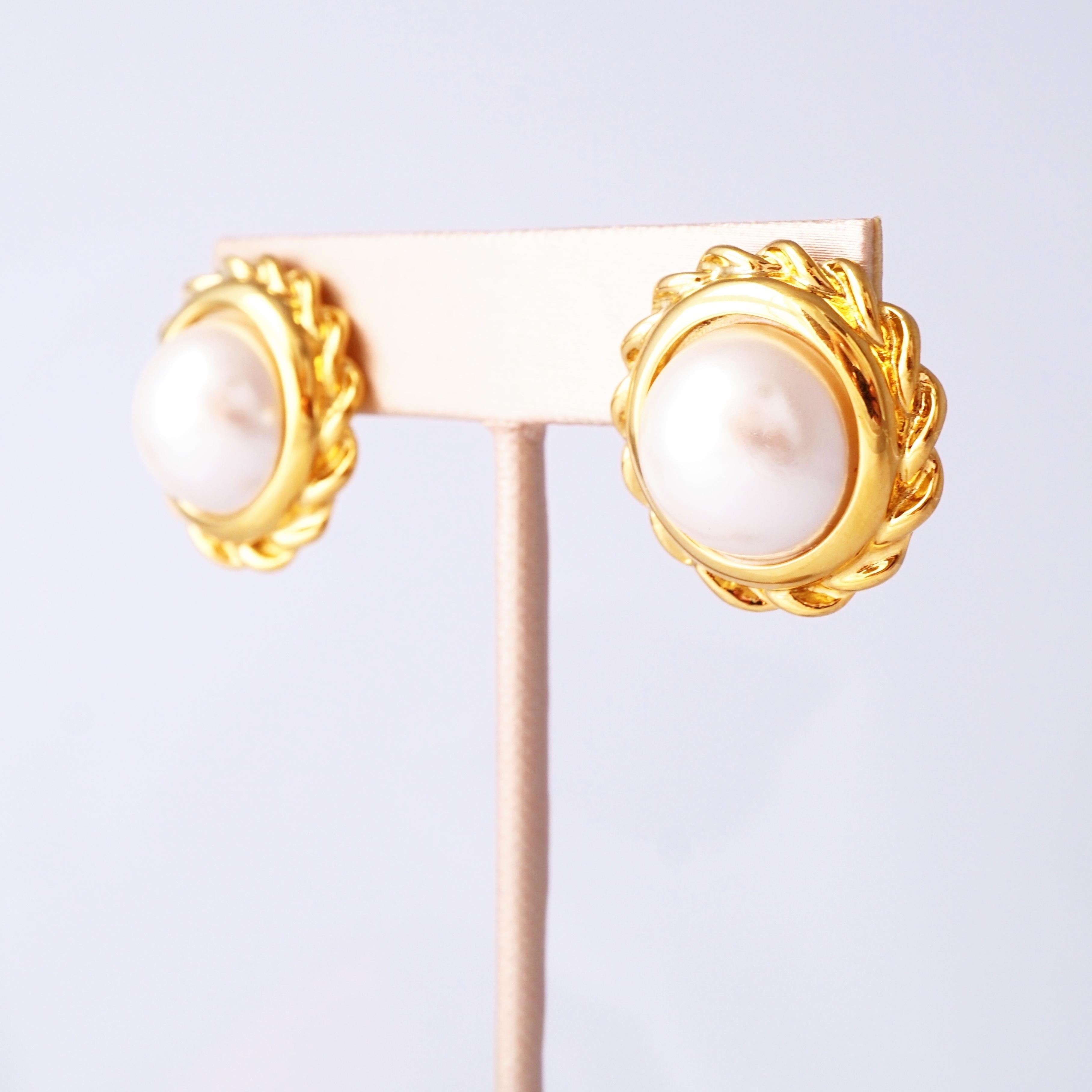 Pendientes de perlas con bisel de cuerda retorcida de Anne Klein, años 80 Moderno en venta