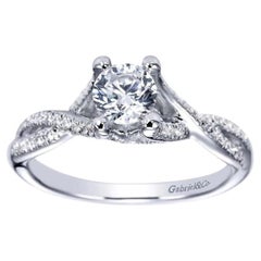 Diamant-Halo-Verlobungsring mit gedrehtem Schaft