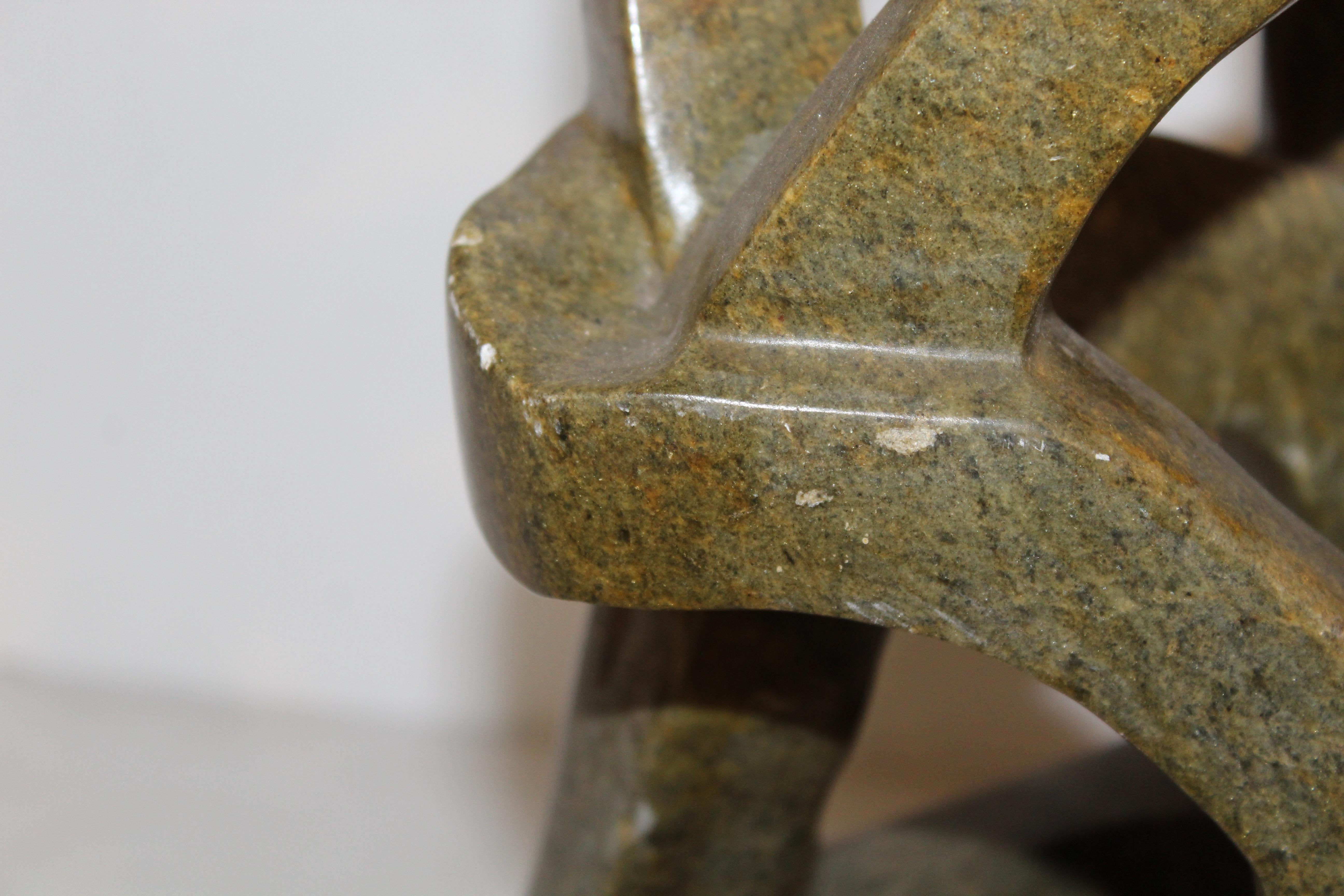 Scultura in pietra ollare ritorta in vendita 1