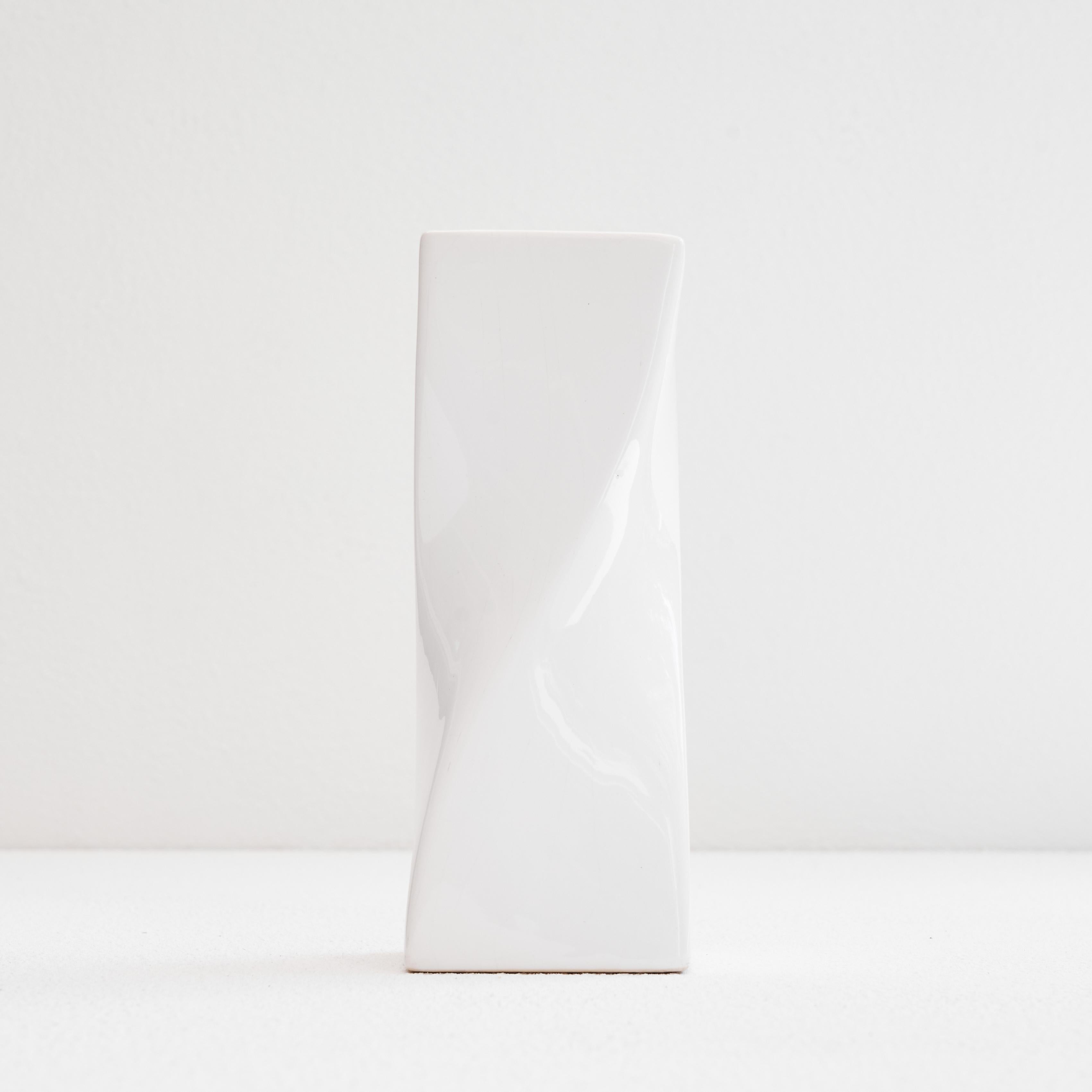 Unknown Twisted Vase in White Glazed Ceramic 1980s For Sale