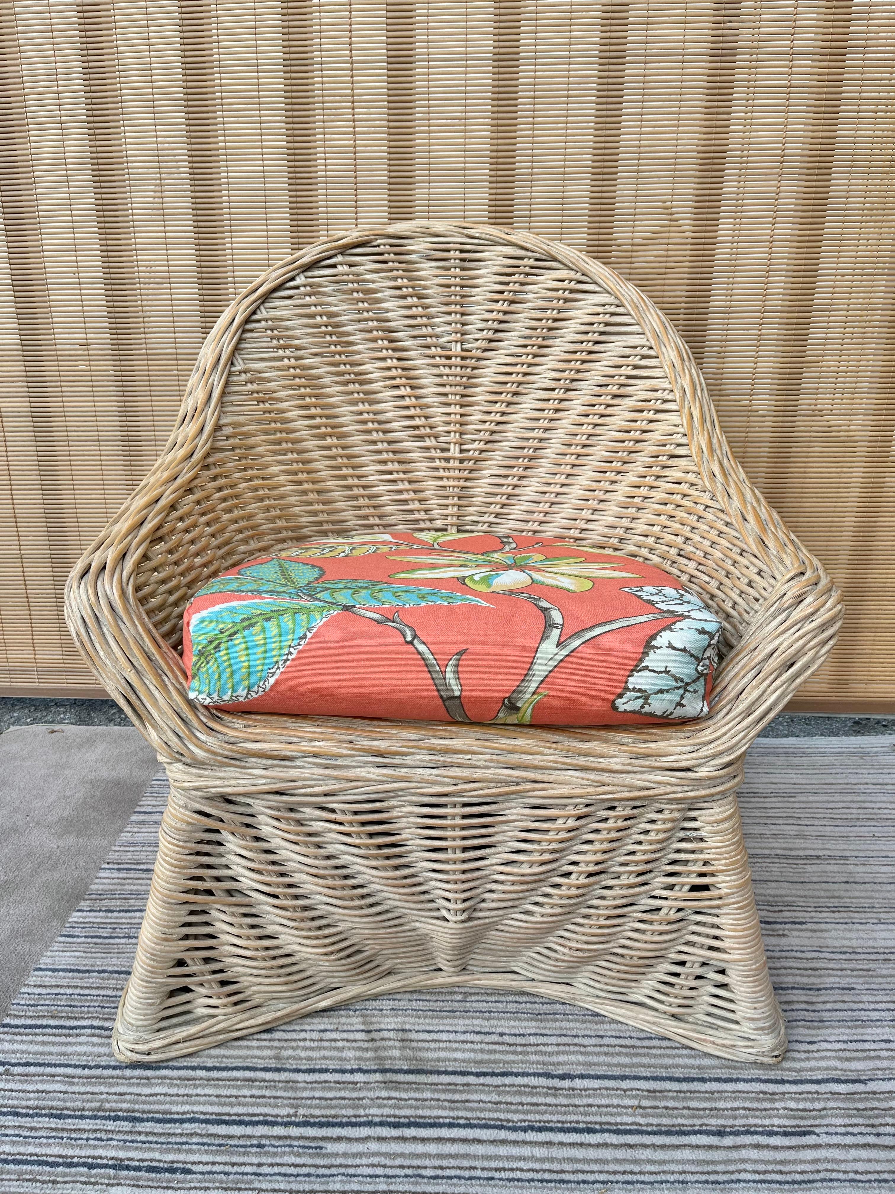 Twisted Washed White Rattan Coastal Style Barrel Back Lounge Chair For Sale 2